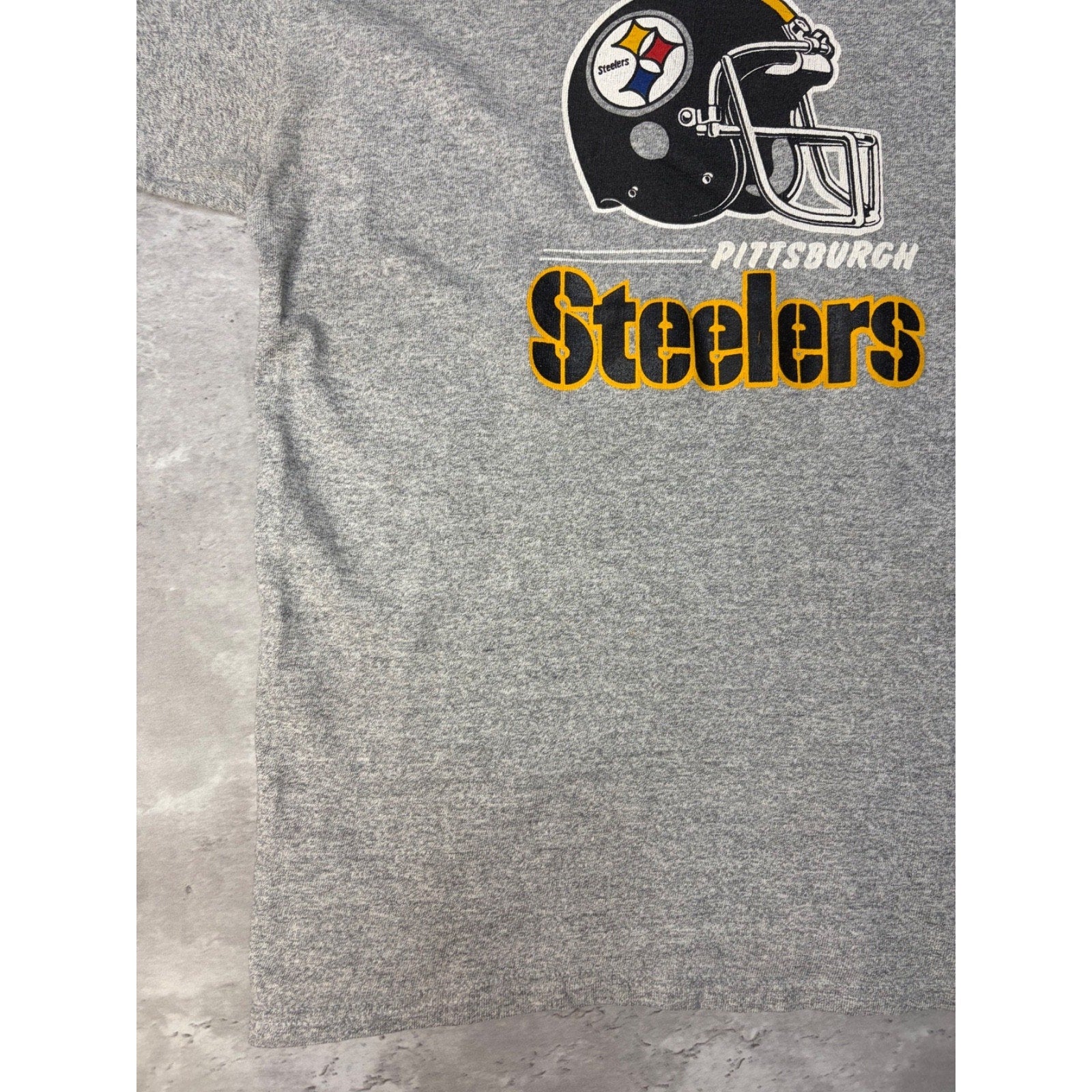 Vintage 80s Pittsburgh Steelers NFL Helmet Graphic Football T-Shirt Size Large