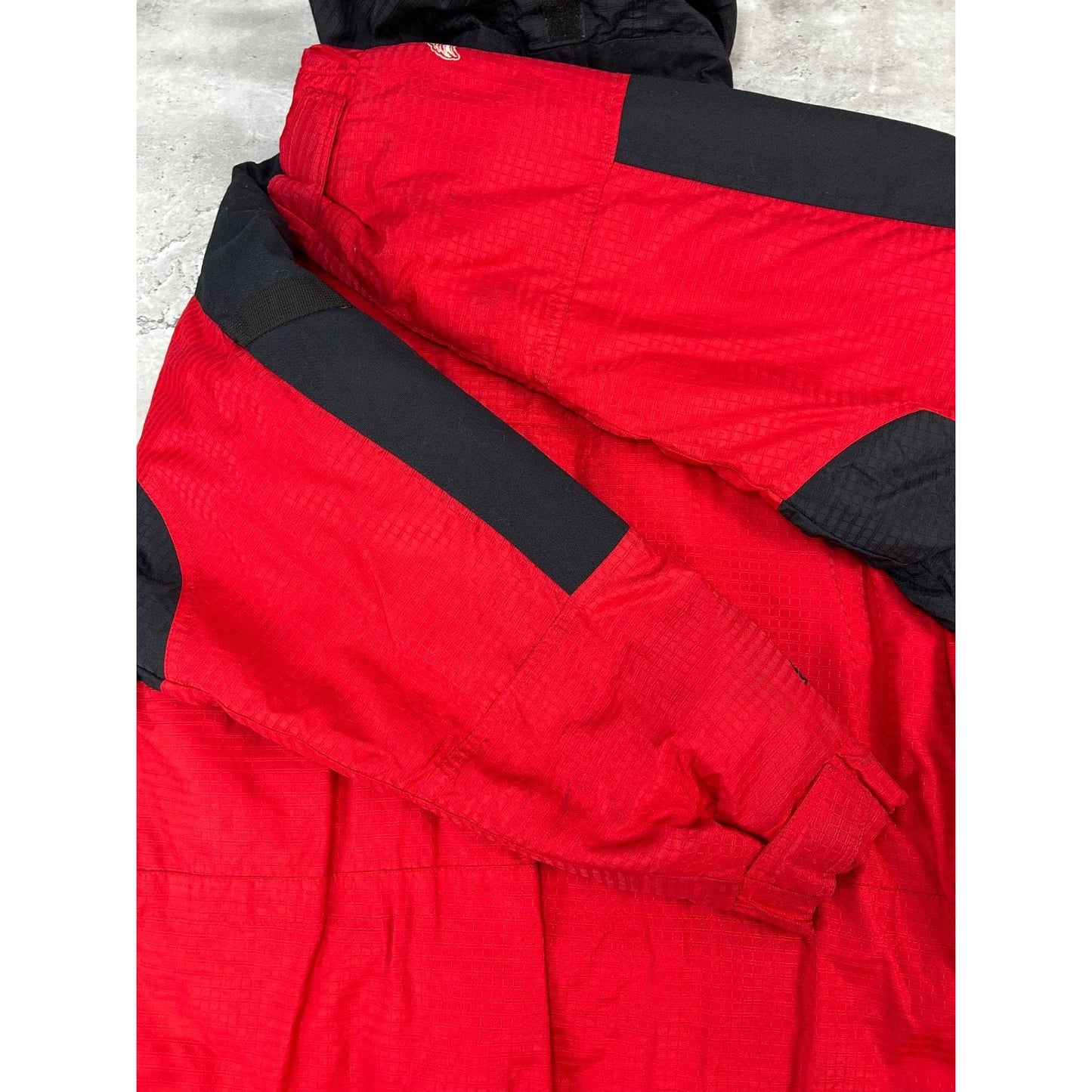 Vintage 90s Detroit Red Wings NHL Embroidered Starter Jacket Size Medium