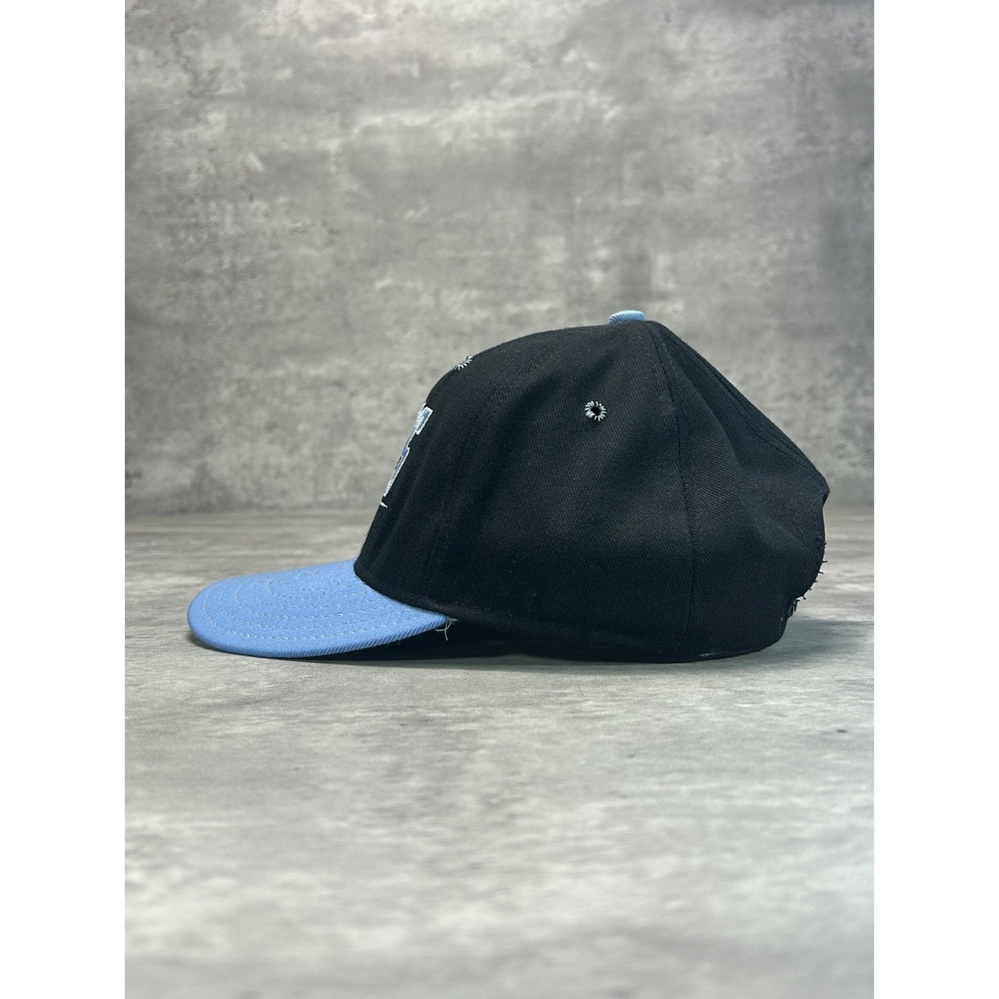 Vintage 90s UNC Tarheels NCAA Embroidered Spellout Collegiate Snapback Hat OSFA