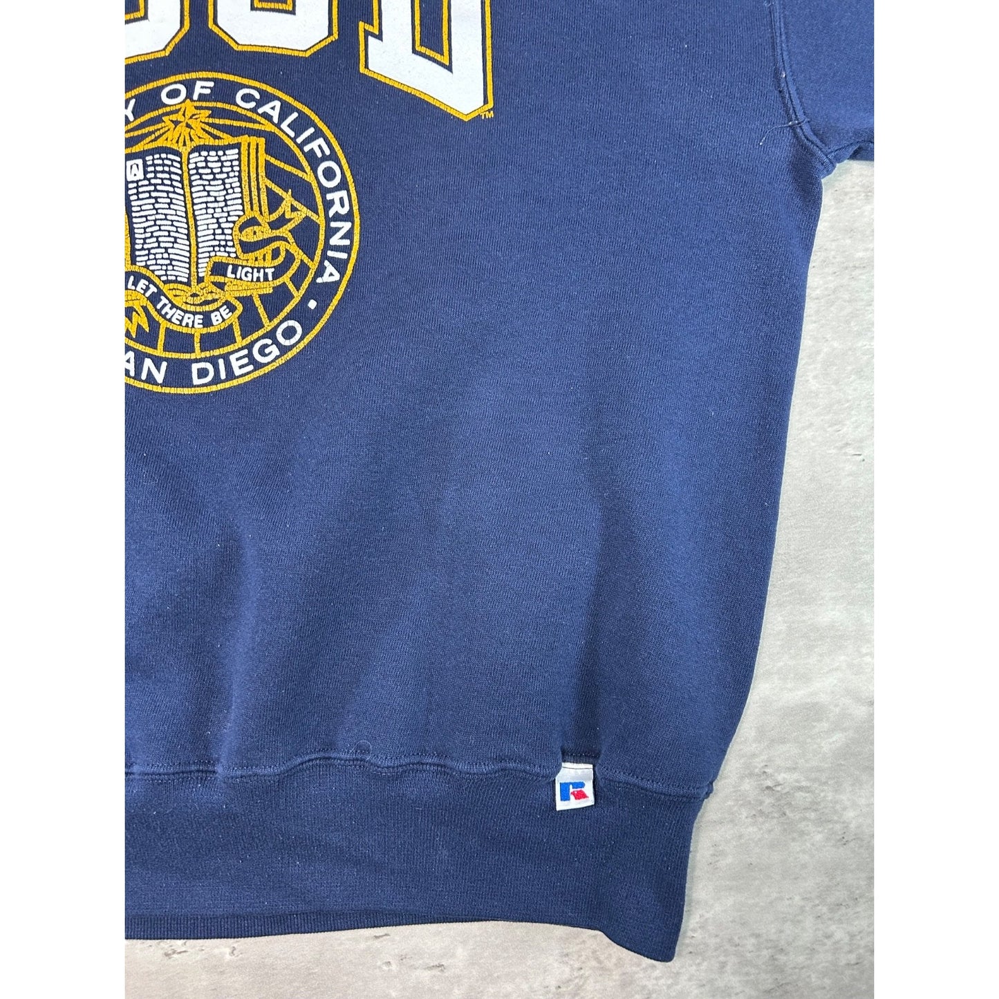 Vintage 90s UCSD NCAA Collegiate Crest Graphic Crewneck Sweatshirt Size Large