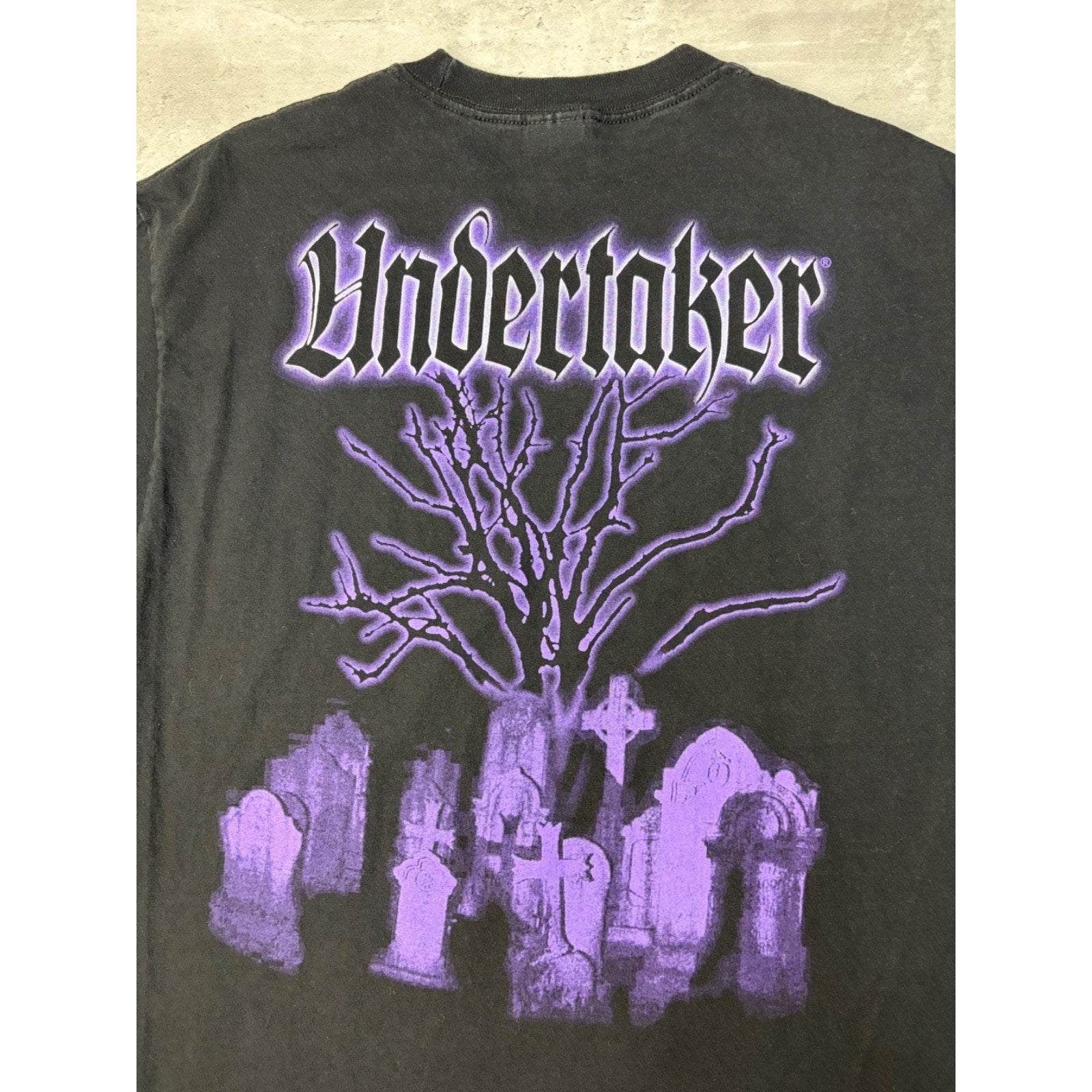 Vintage Undertaker WWE Wrestler Spellout Graphic T-Shirt Size Large