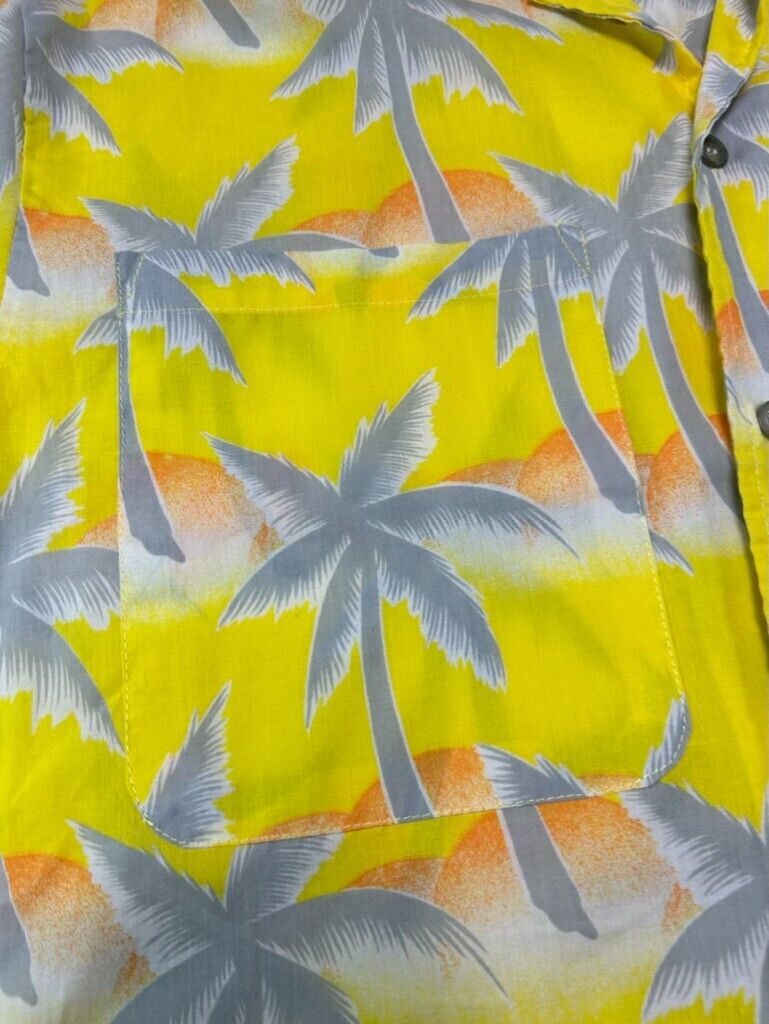 Vintage 90s Tropicana Palm Tree Print Double Pocket Button Up Shirt Size Medium