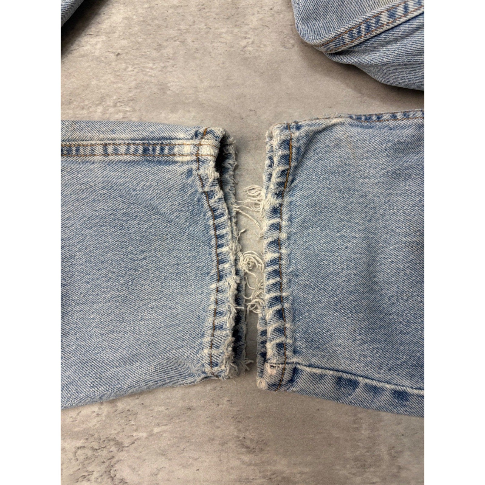 Vintage Levis 560 Red Tab Loose Fit Light Wash Denim Pants Size 36
