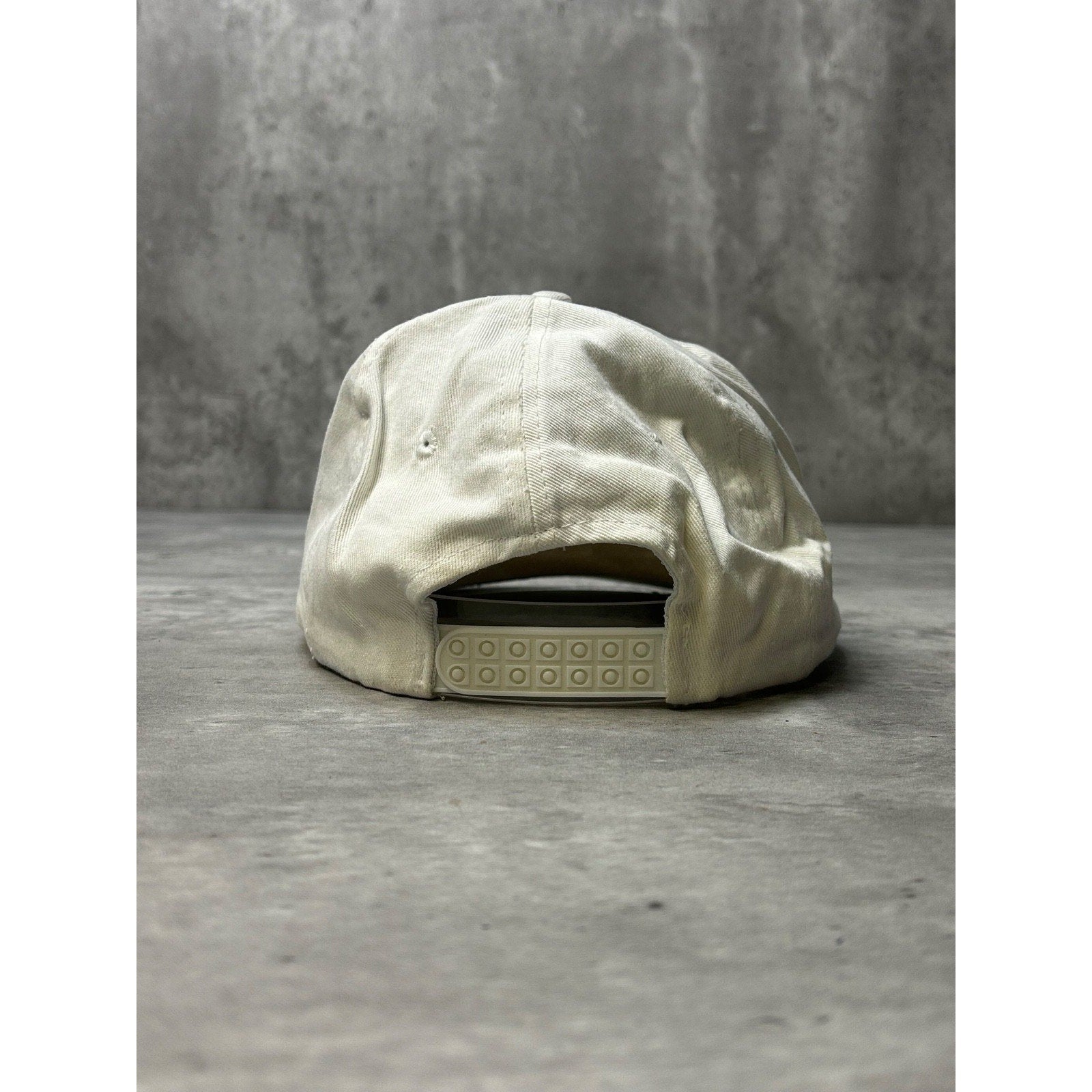 Vintage 80s/90s Blank White Snapback Hat OSFA