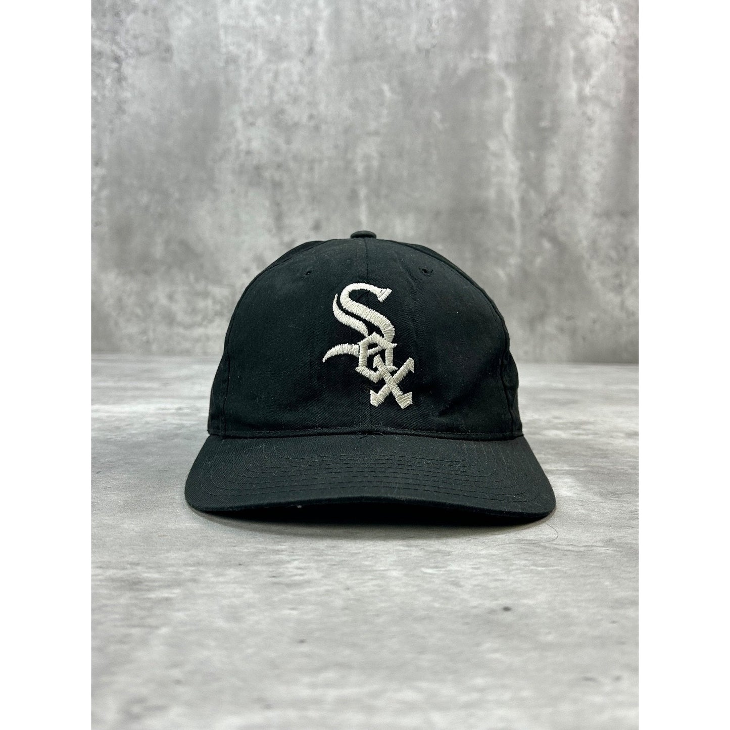 Vintage 90s Chicago White Sox MLB Embroidered Logo Baseball Snapback Hat OSFA