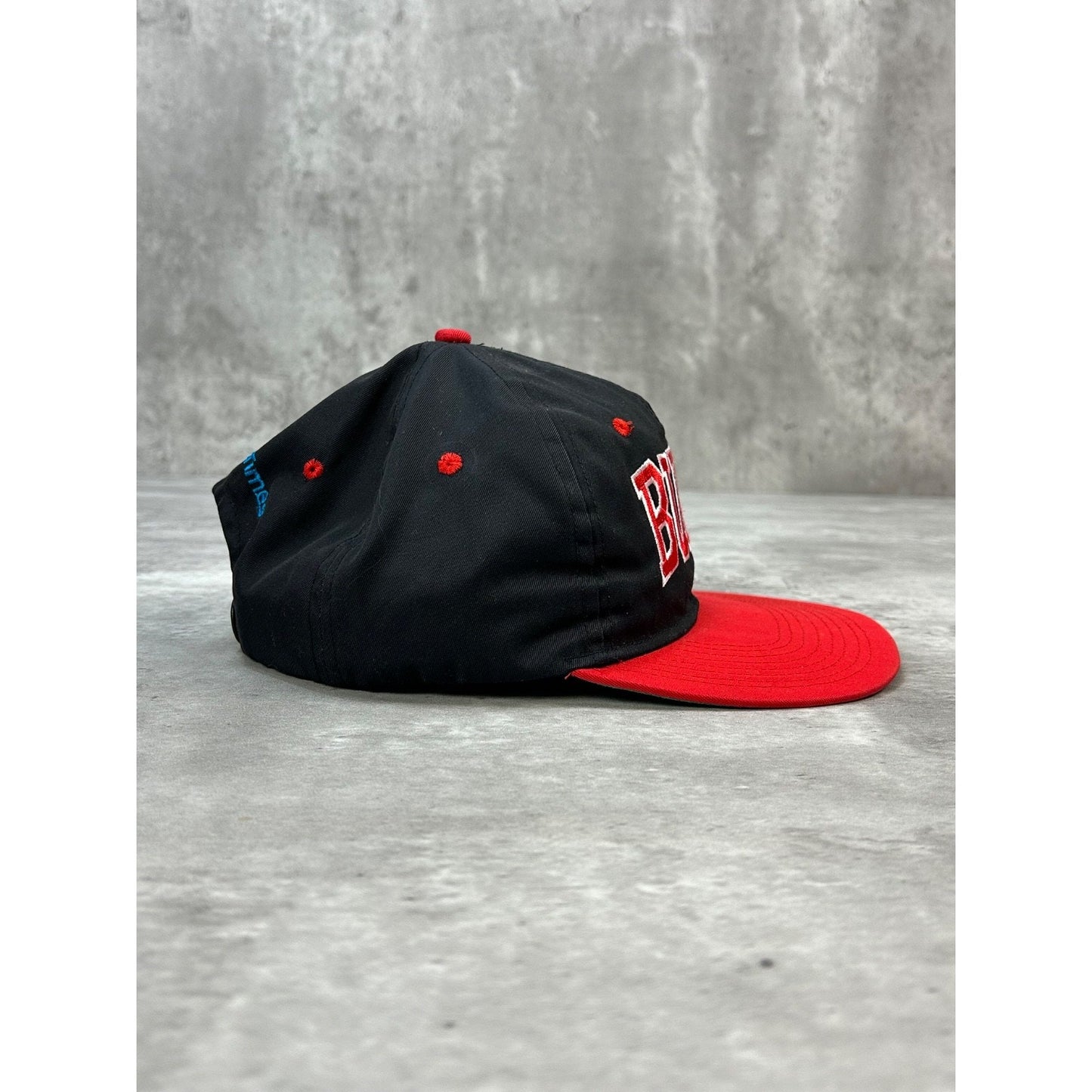 Vintage 90s Chicago Bulls NBA Embroidered Spellout Snapback Hat OSFA