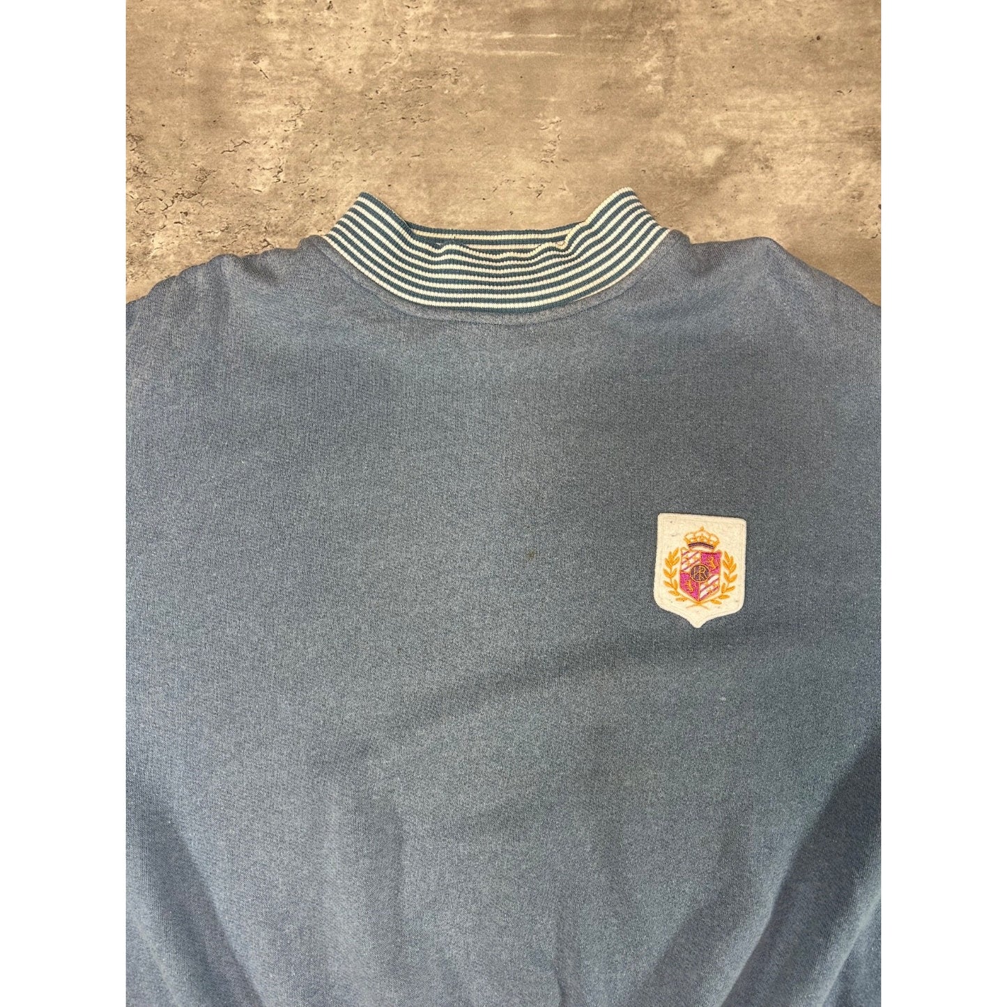 Vintage 90s Kenny Rogers Embroidered Crest Pullover Mockneck Sweatshirt Sz Large