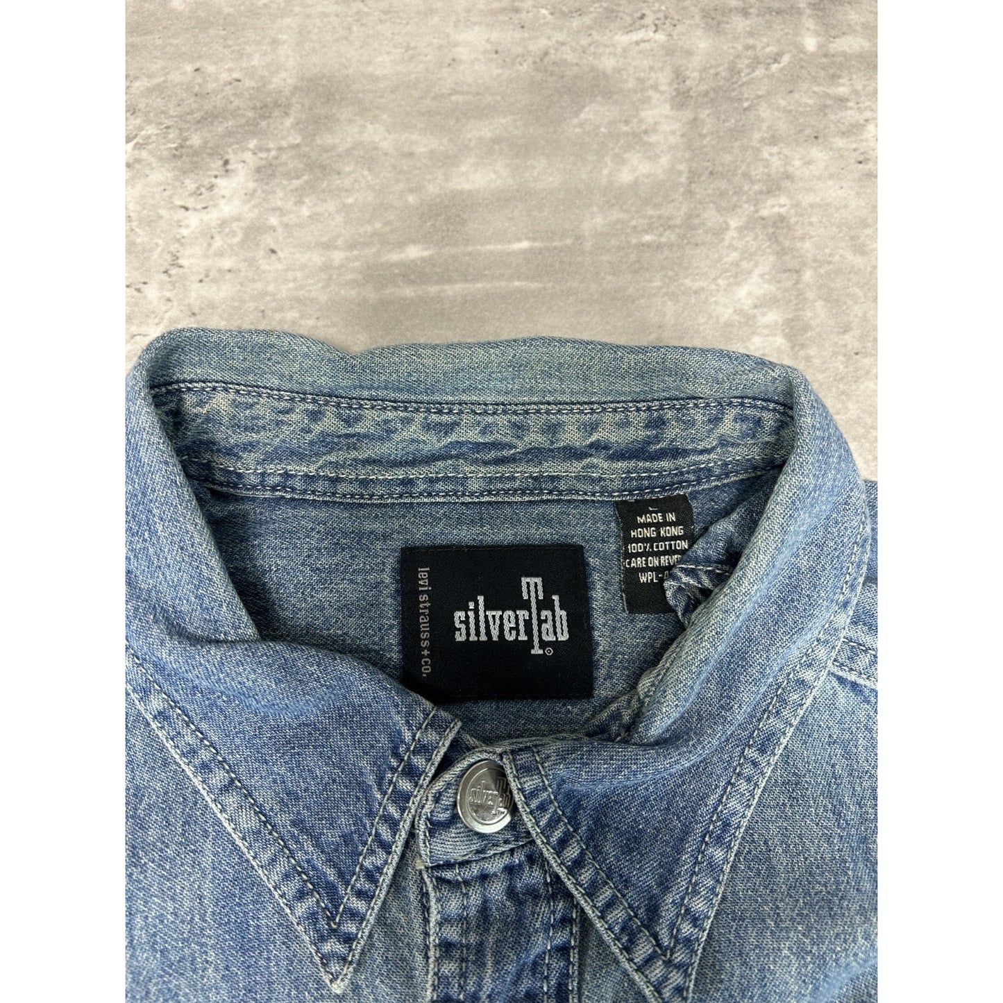 Vintage 90s Levis SIlvertab Medium Wash Long Sleeve Button Up Shirt Size Large