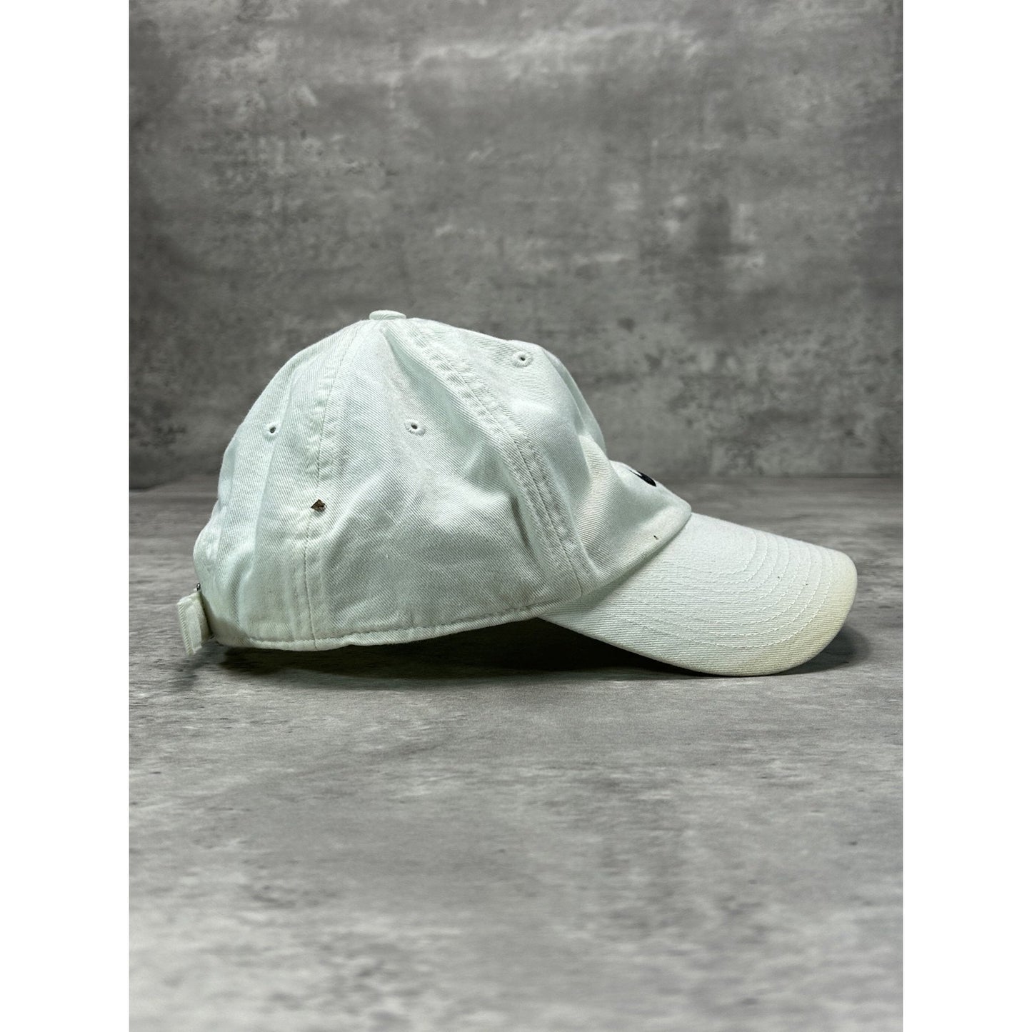 Vintage 2000s Nike Embroidered Mini Swoosh Strapback Hat OSFA White