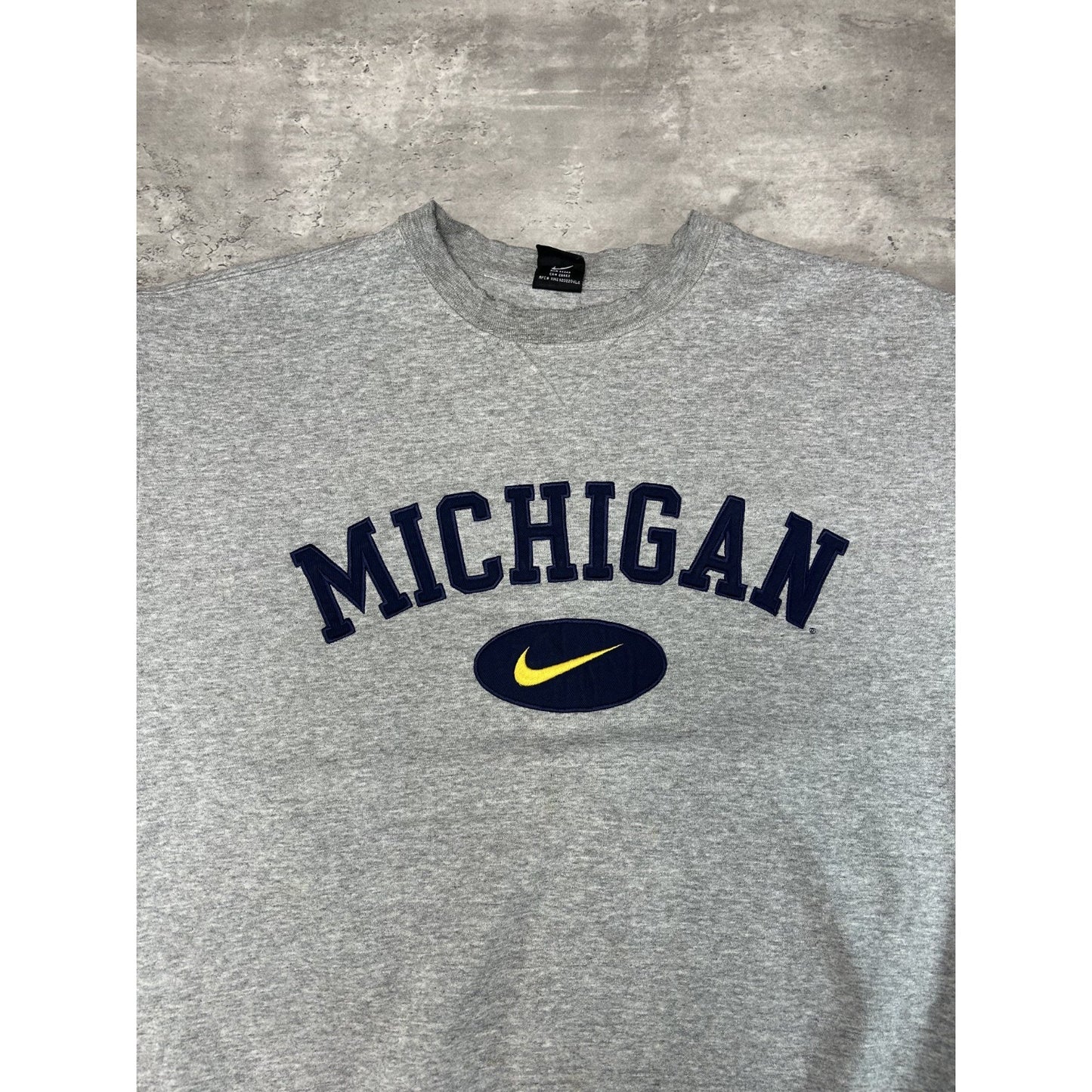Vintage 90s Michigan Wolverines NCAA Embroidered Nike Swoosh Sweatshirt Size XL