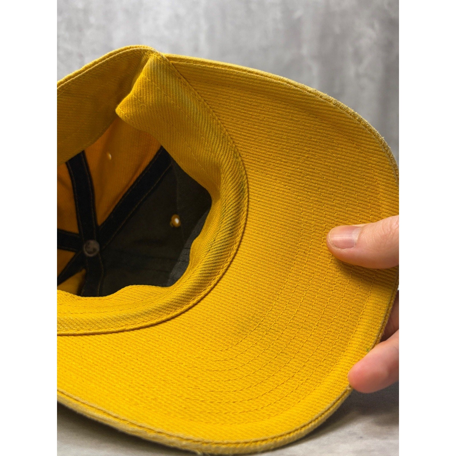 Vintage Nike Spellout Swoosh Star Logo Yellow Strapback Hat OSFA