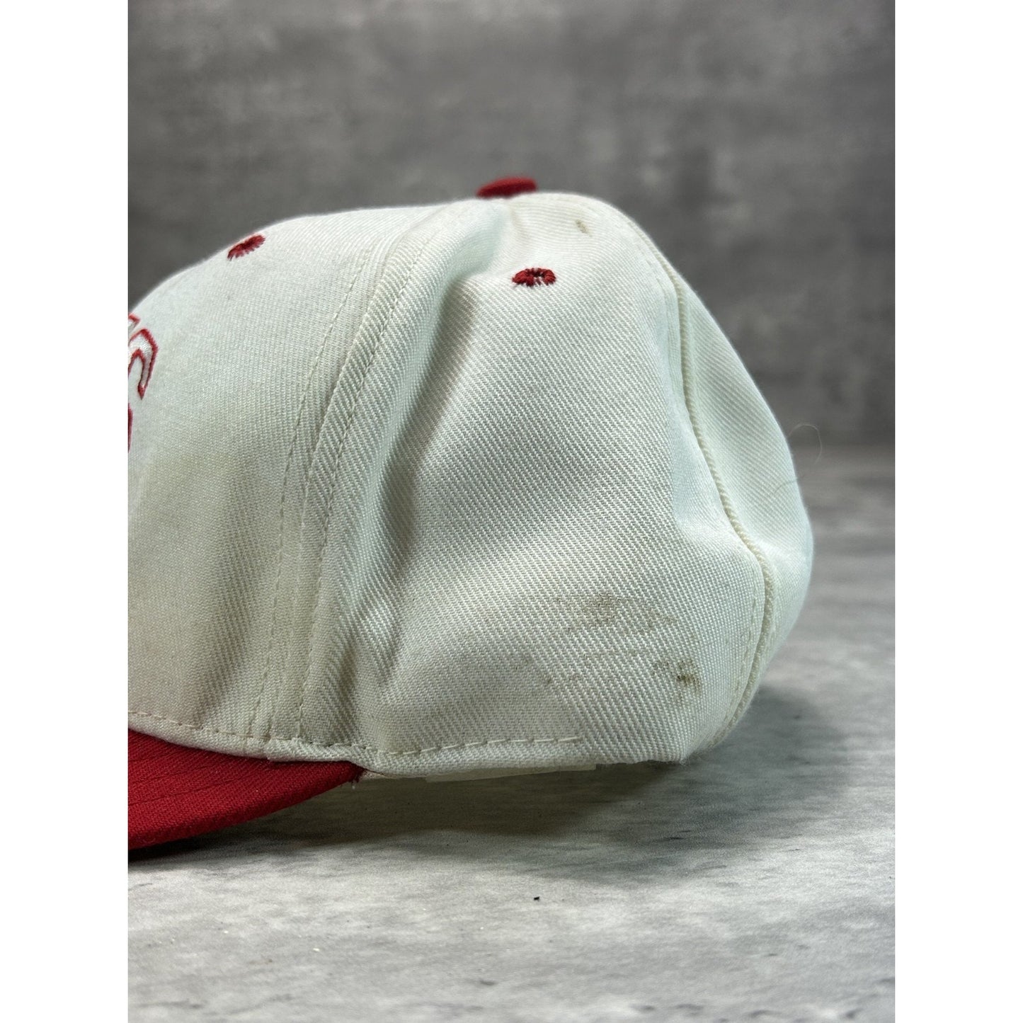 Vintage 90s Cincinnati Reds MLB Embroidered Spellout Logo Snapback Hat OSFA