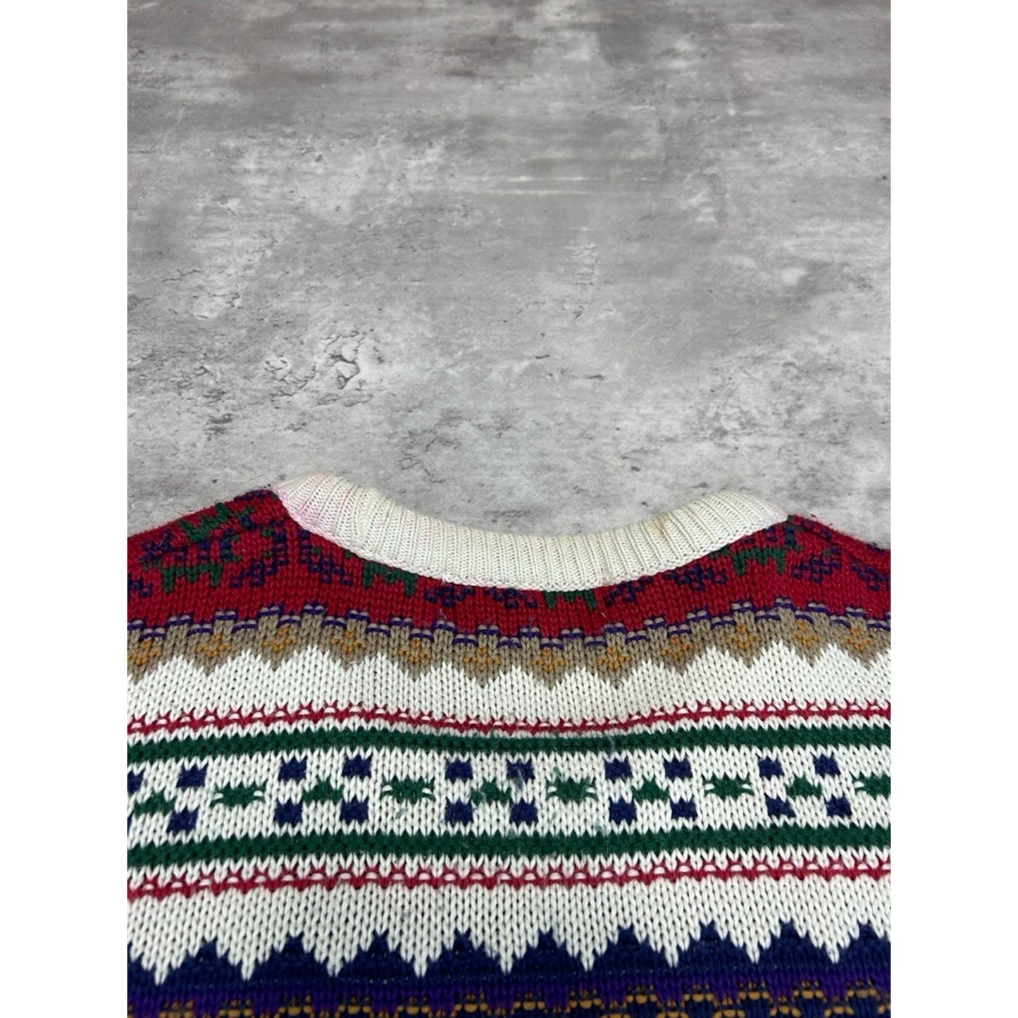 Vintage 90s Knights Of Round Table Abstract Striped Knit Sweater Size Large