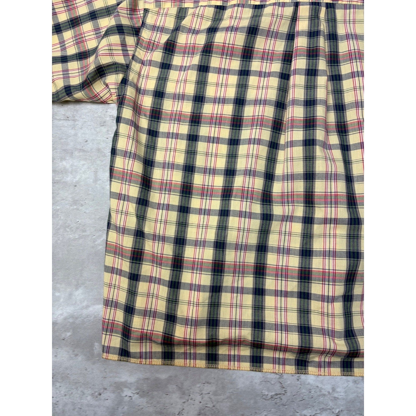 Vintage Van Huesen Plaid Single Pocket Cropped Button Up Shirt Size Medium