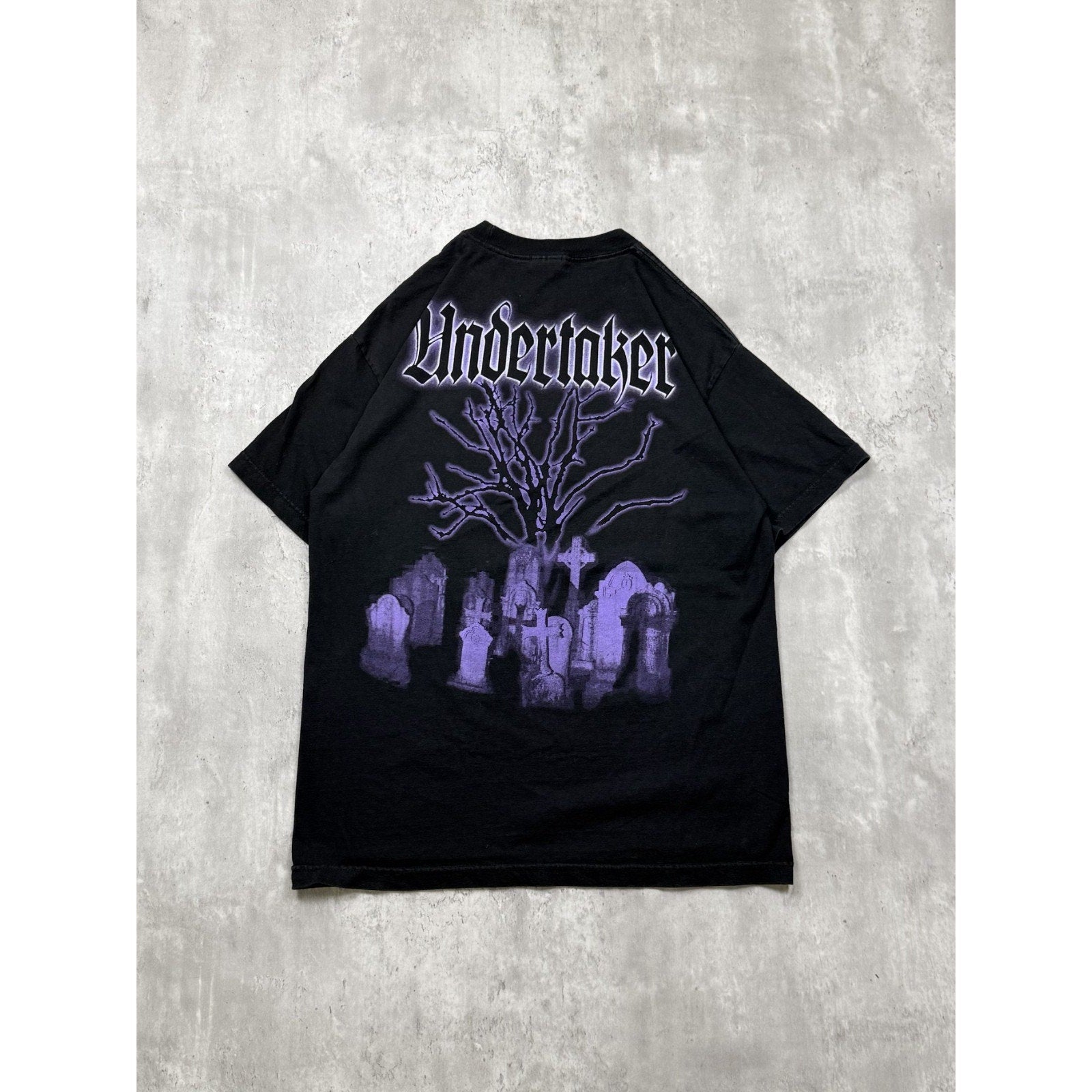 Vintage Undertaker WWE Wrestler Spellout Graphic T-Shirt Size Large
