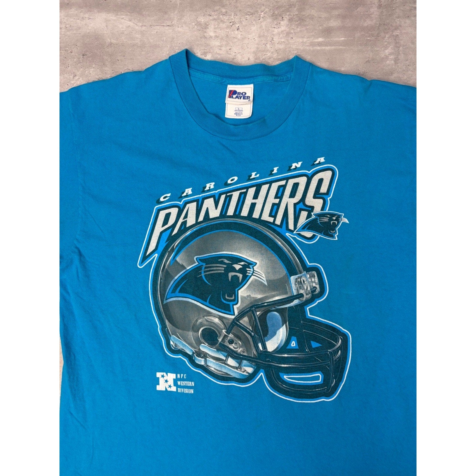 Vintage 90s Carolina Panthers NFL Big Helmet Graphic Football T-Shirt Size Large