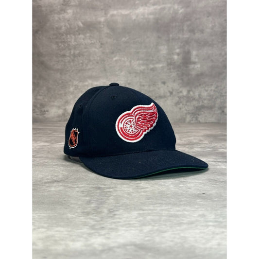 VTG 90s Detroit Red Wings NHL Sports Specialties Plain Logo Snapback Hat OSFA