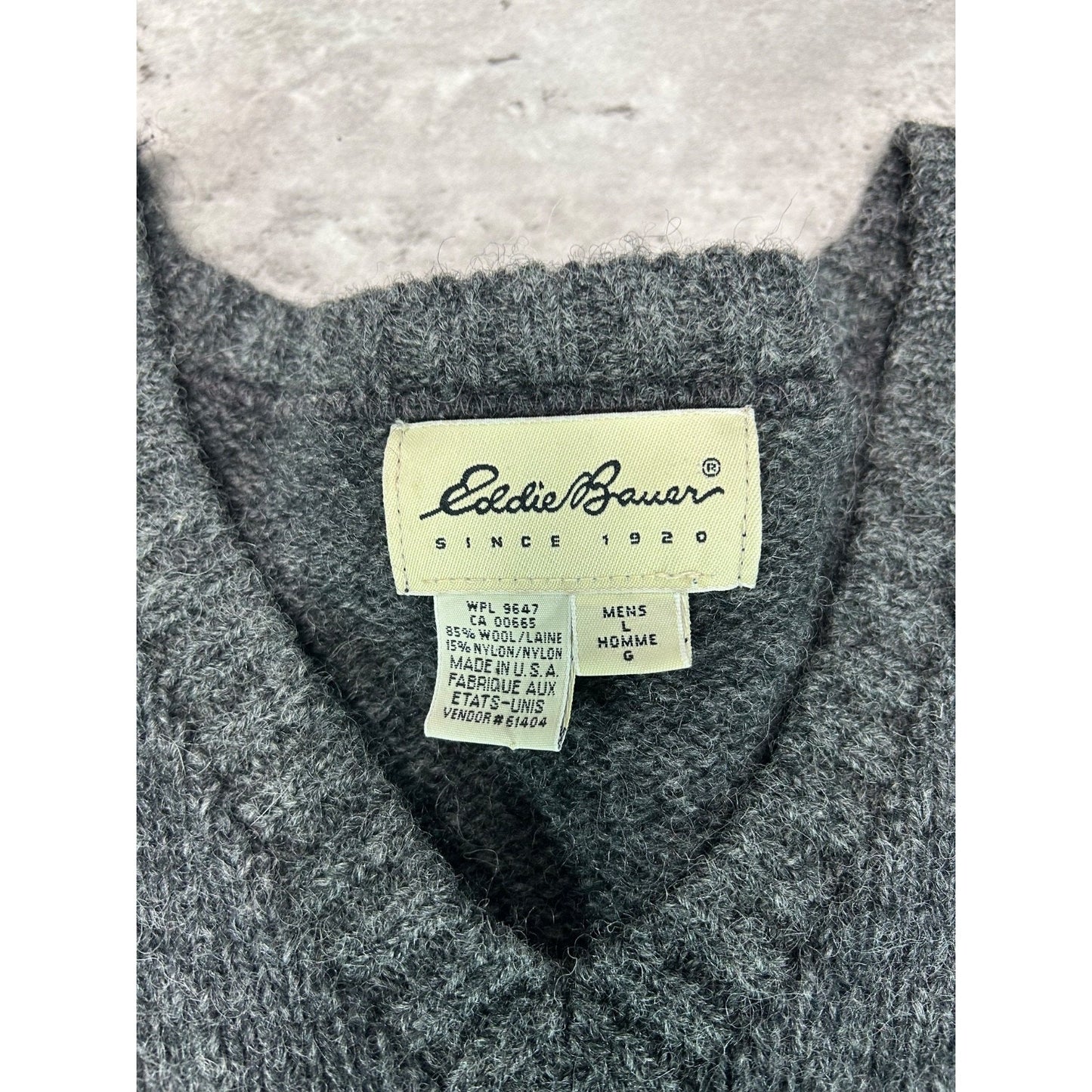 Vintage Eddie Bauer Abstract Striped Pullover V Neck Knit Sweater Size Large