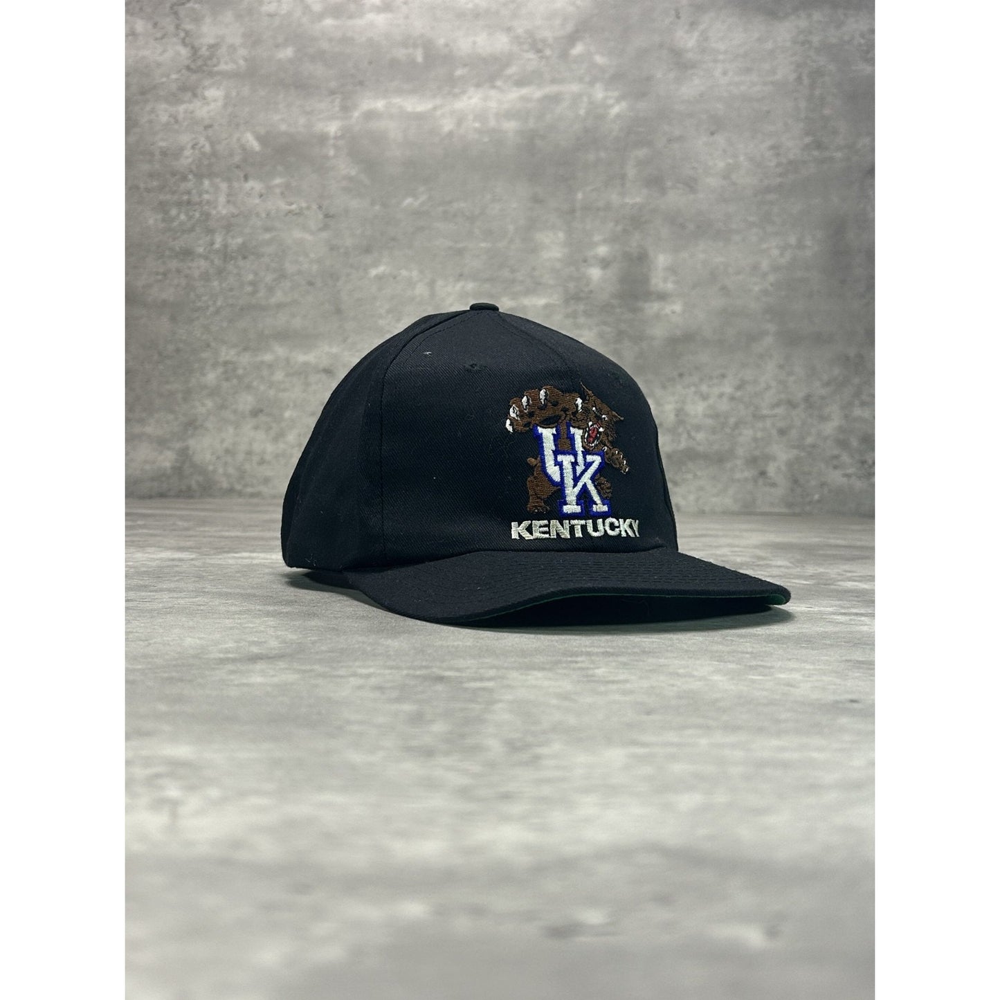 Vintage 90s Kentucky Wildcats NCAA Embroidered Logo Snapback Hat OSFA