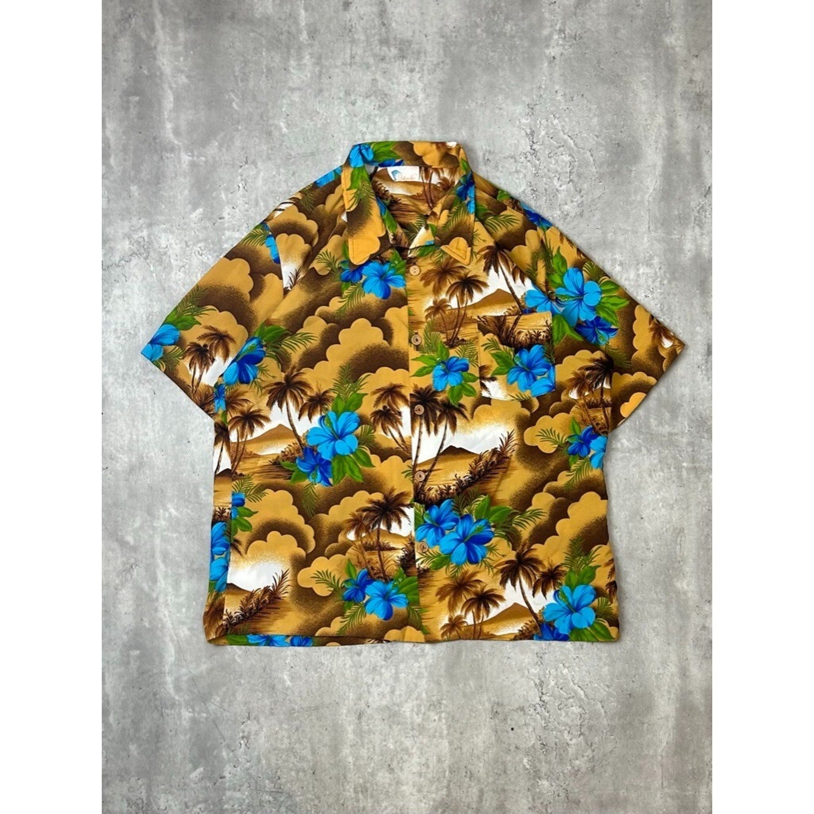 Vintage 1990s/80s Islanders Hawaiian Floral Print Button Up Shirt Size XL