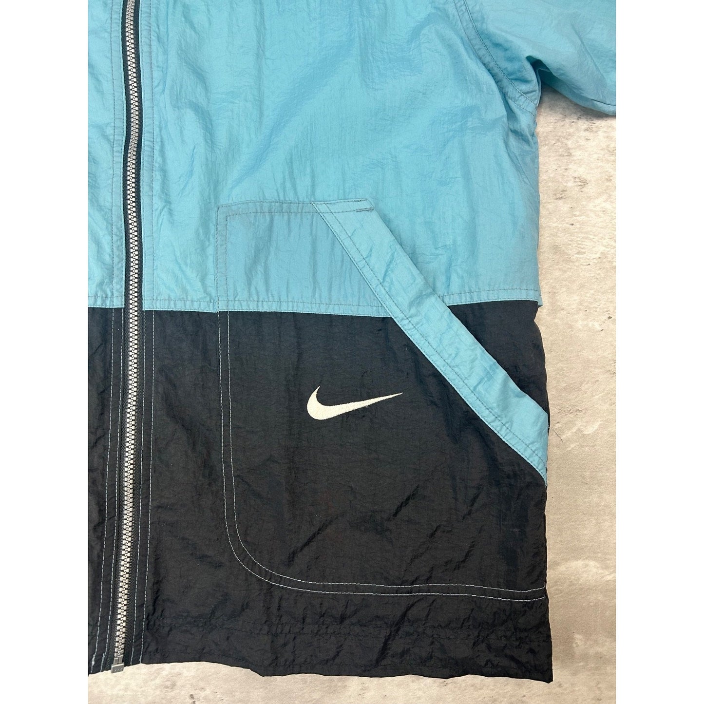 Vintage 2000s YOUTH Nike Embroidered Swoosh Nylon Windbreaker Jacket Size Large