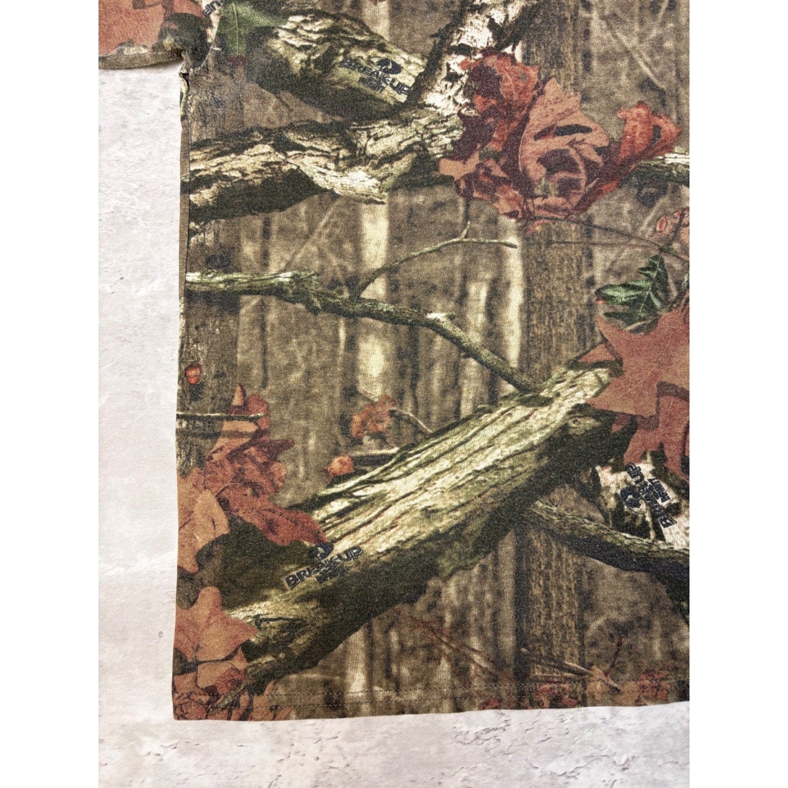 Vintage Mossy Oak Break Up Camo Hunting T-Shirt Size Large