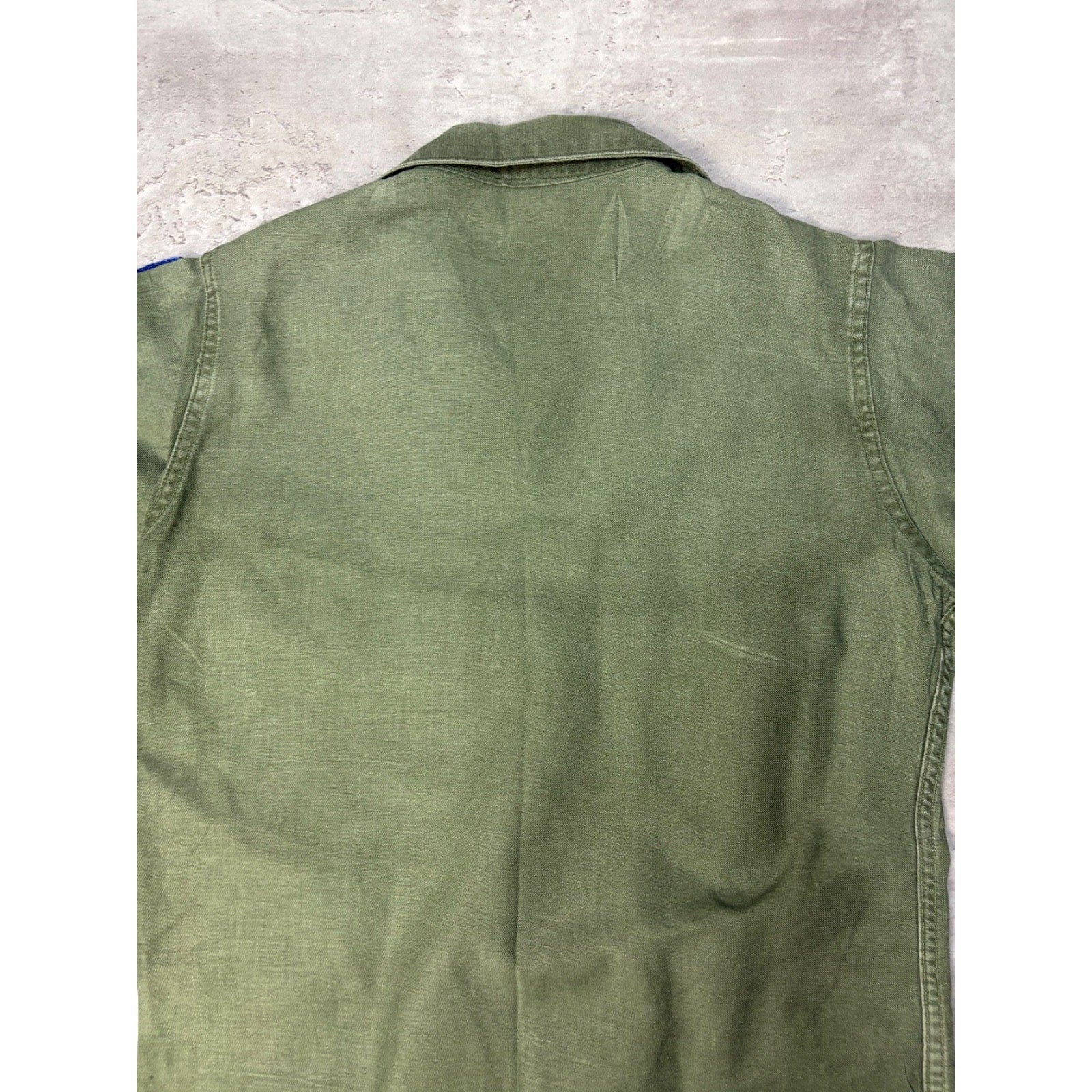 Vintage US Army Patched OG-107 Button Up Shirt Size Medium