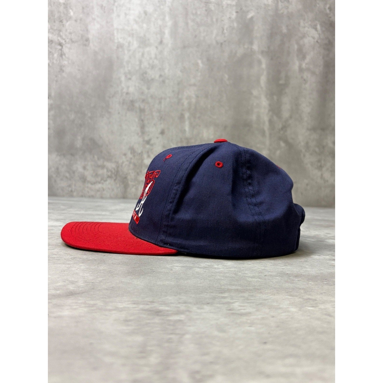 Vintage 90s Atlanta Braves MLB Embroidered Spellout Snapback Hat OSFA
