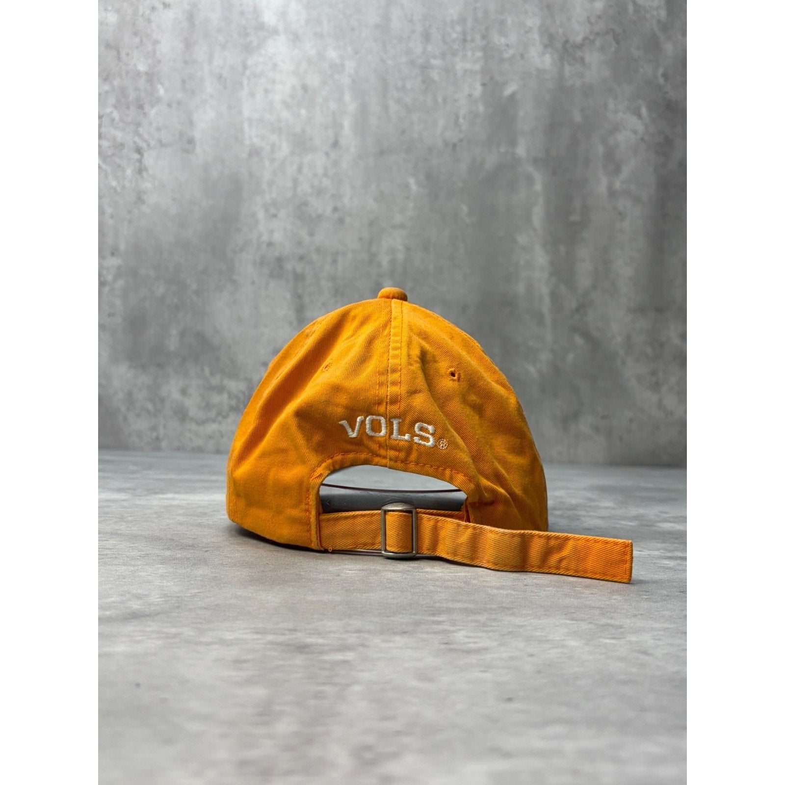 Vintage Tennessee Volunteers NCAA Embroidered Logo Strapback Hat OSFA