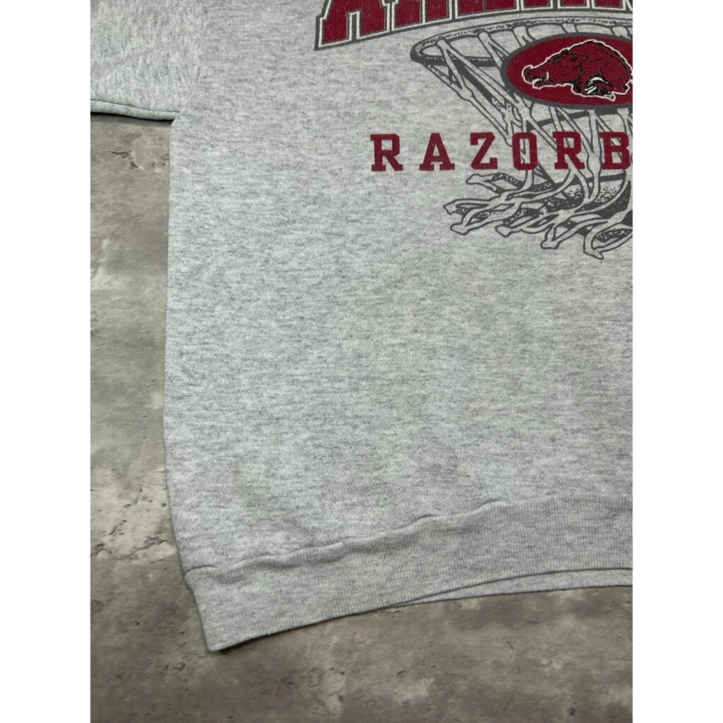 Vintage 90s Arkansas Razorbacks NCAA Collegiate Basketball Graphic Sweatshirt Size Medium