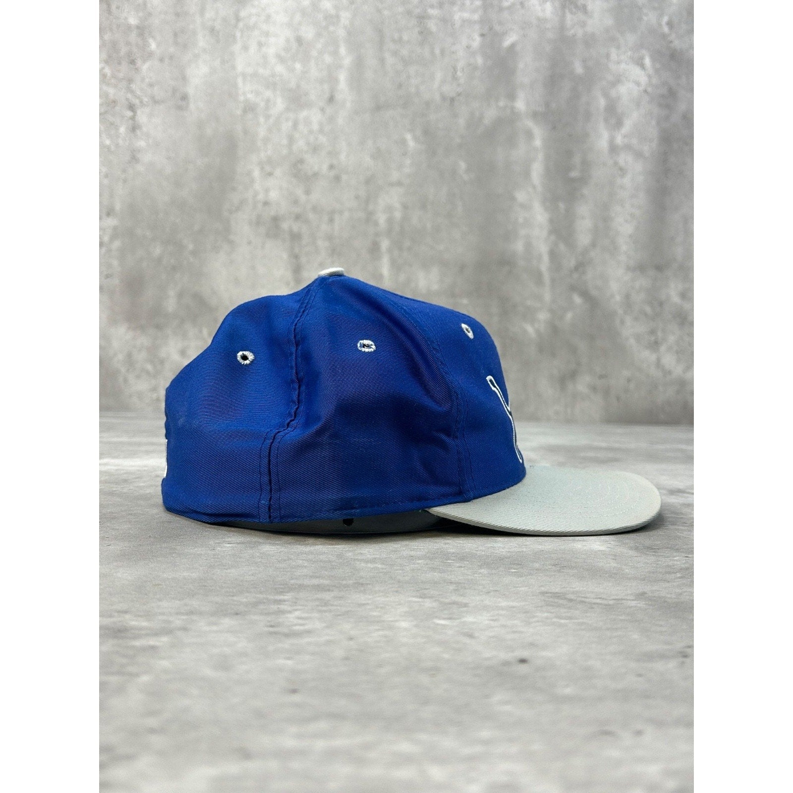 Vintage 90s Detroit Lions NFL Embroidered Logo Football Fitted Hat Size 7 1/4