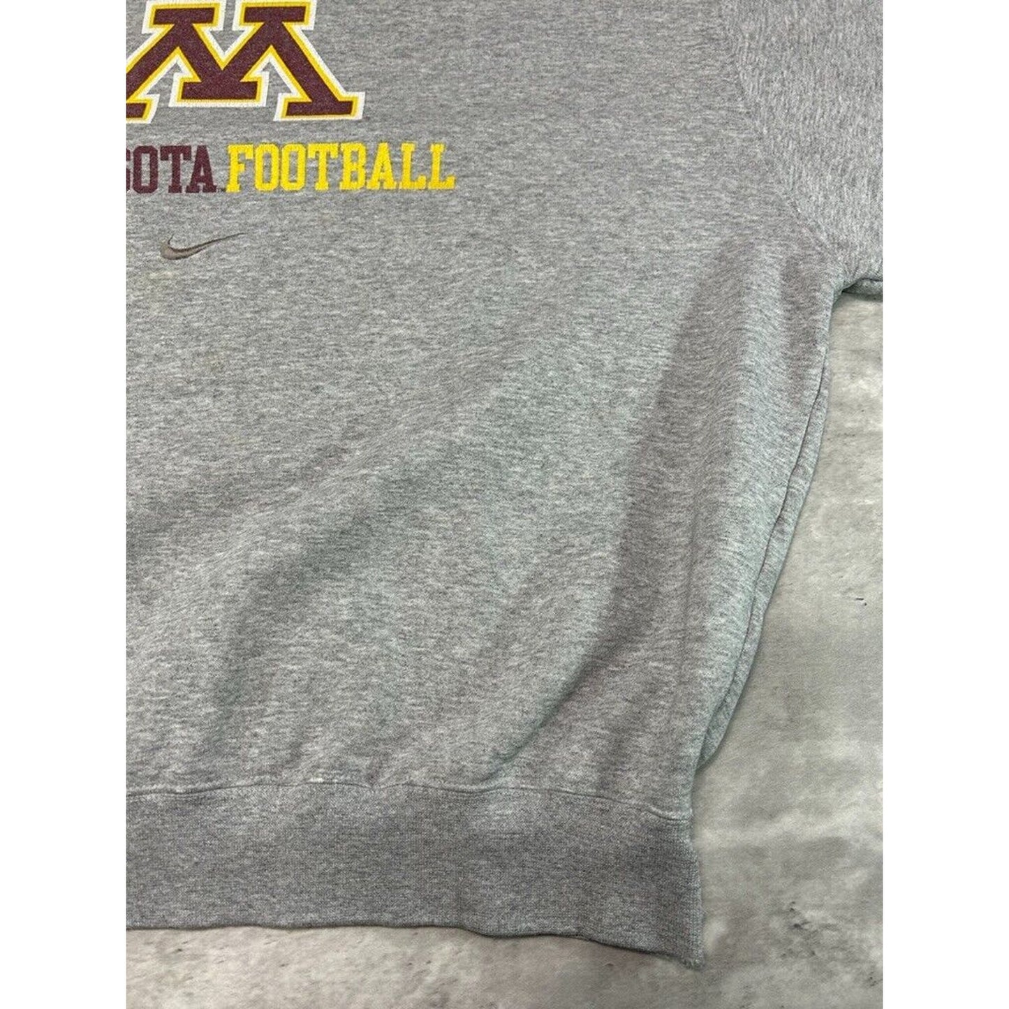 Vintage Minnesota Gophers NCAA Nike Middle Swoosh Sweatshirt Size XL Gray