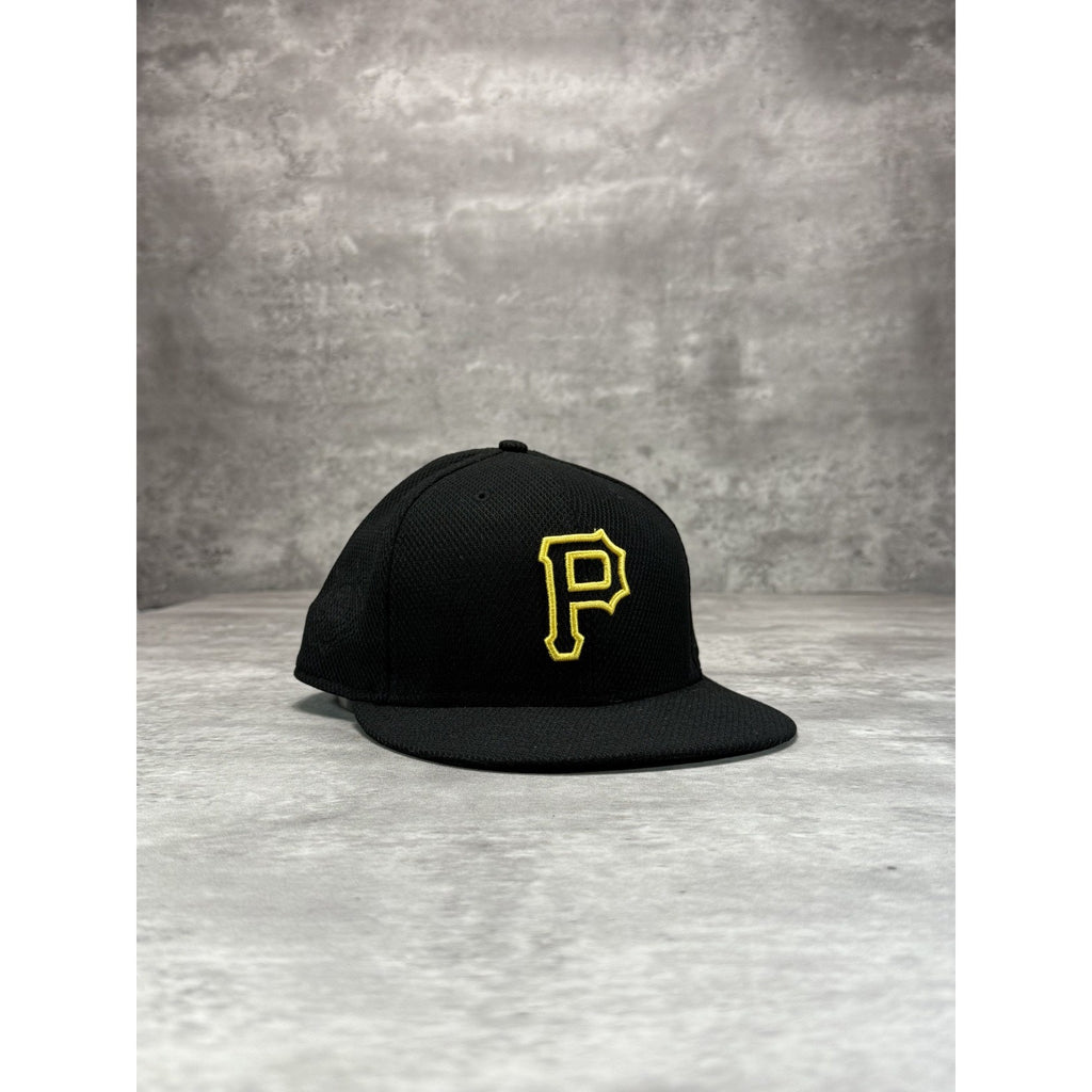 Pittsburgh Pirates MLB Embroidered Logo Baseball Fitted Hat 7 1/2 Black