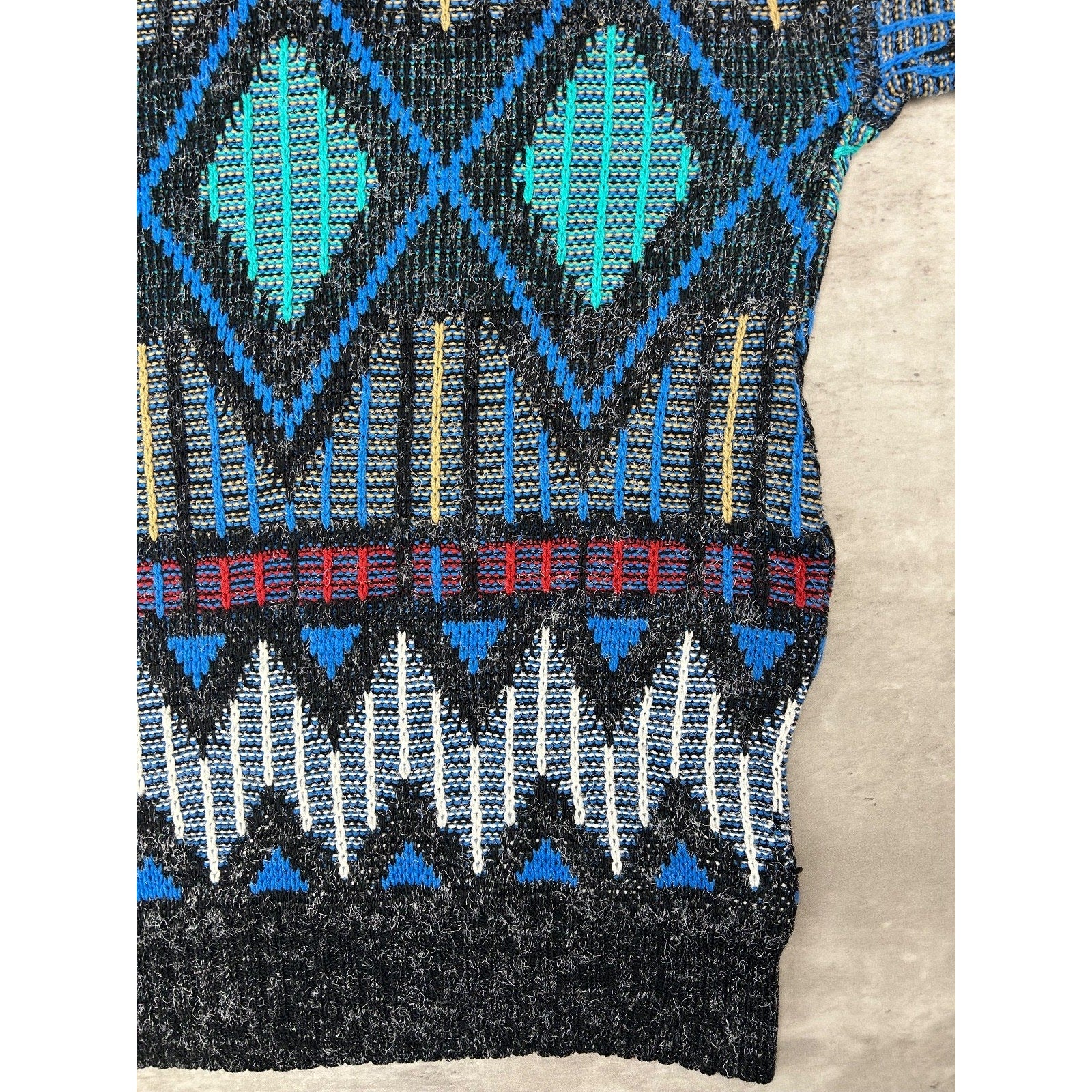 Vintage 80s/90s Scandia Geometric Stripe Print Pullover Knit Sweater Size Large