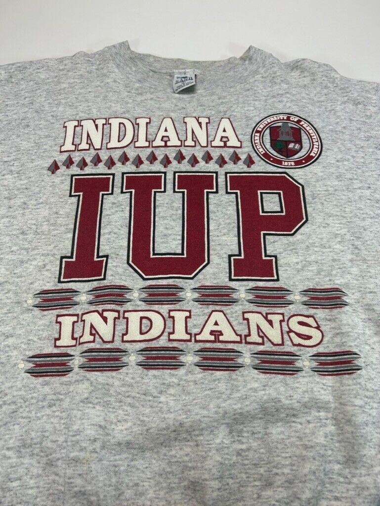 Vintage 90s Indiana Indians NCAA Crest Graphic Spellout Sweatshirt Size Large