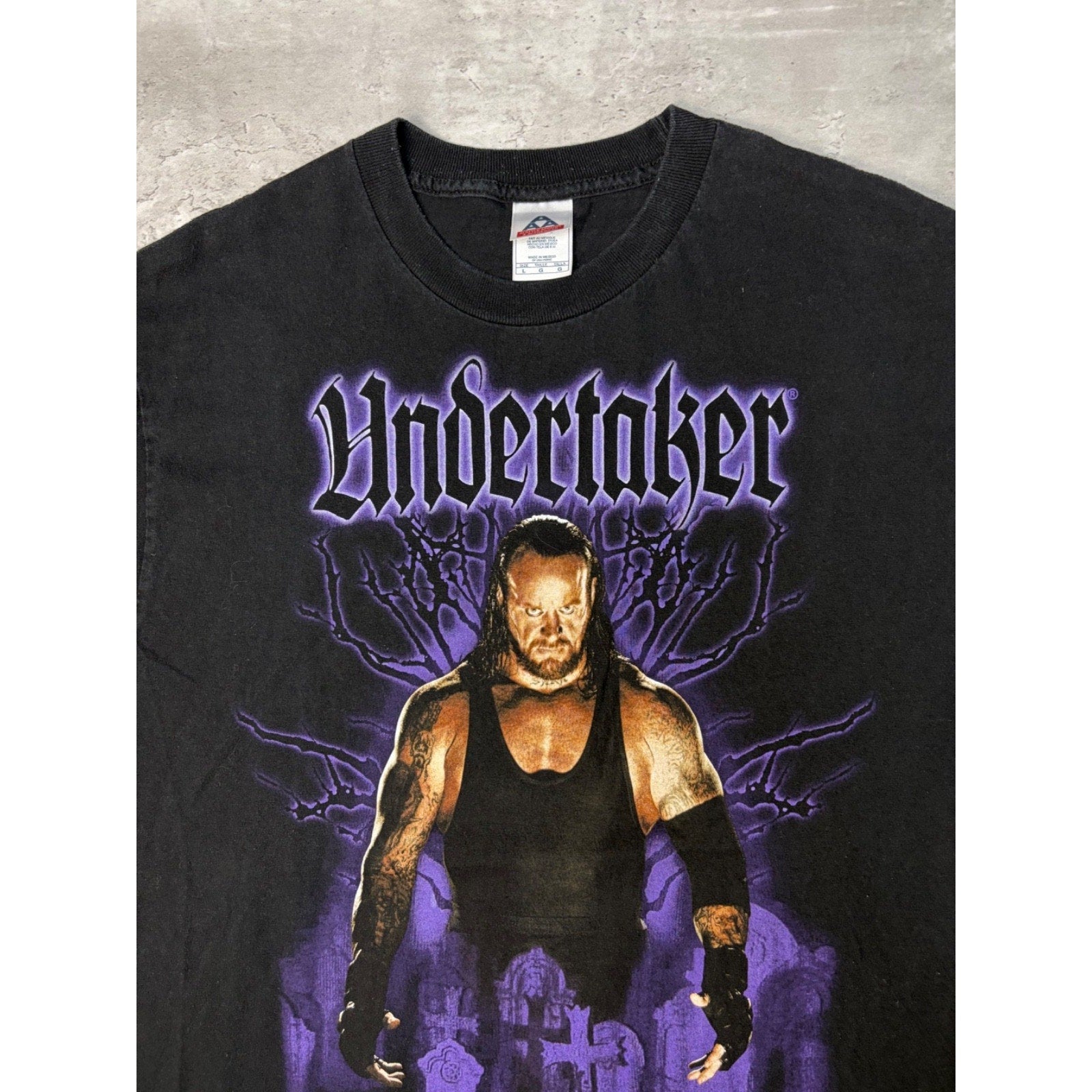 Vintage Undertaker WWE Wrestler Spellout Graphic T-Shirt Size Large