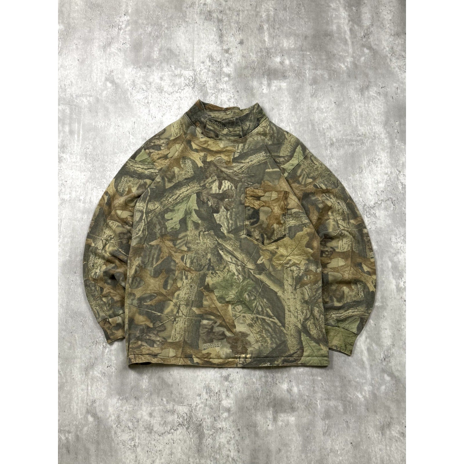 Vintage 90s Advantage Timber Camo Mock Neck Long Sleeve T-Shirt Size Medium