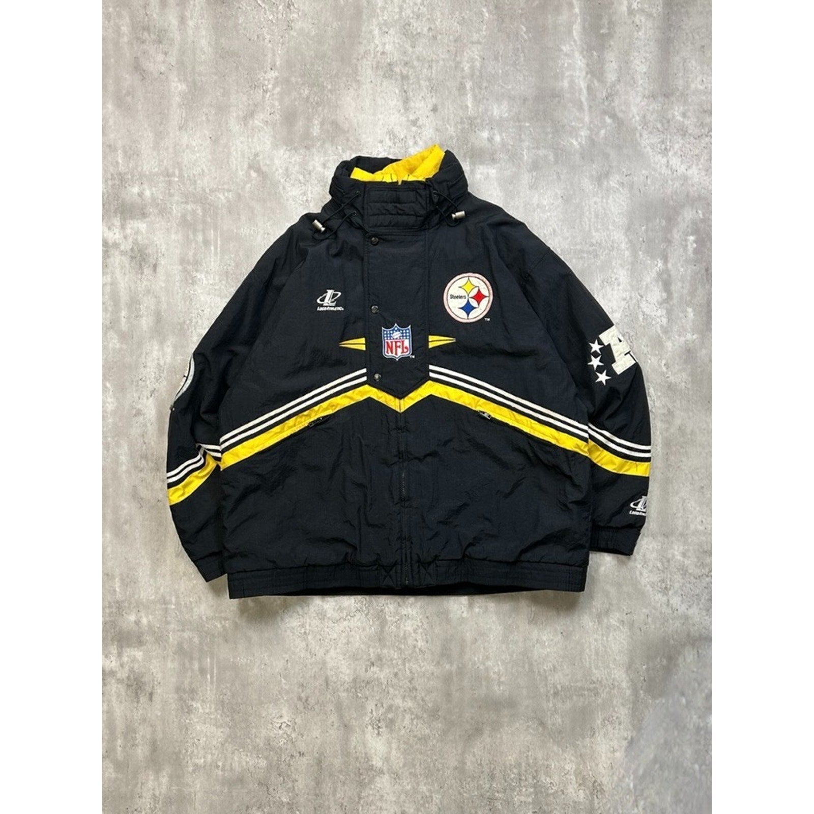 Vintage 90s Pittsbrugh Steelers NFL Embroidered Insulated Jacket Size XL