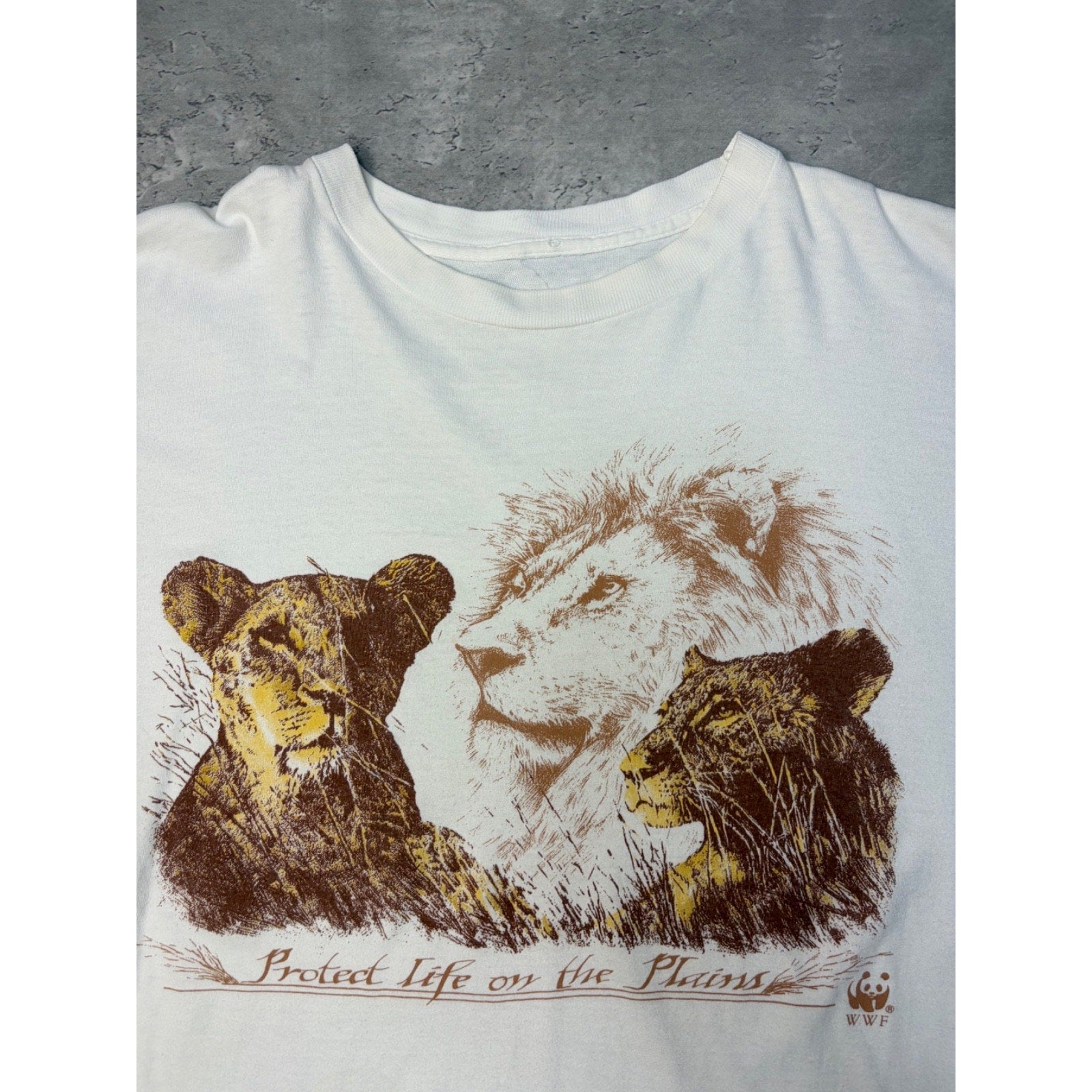 Vintage 90s WWF Protect Life On The Plains Nature Graphic T-Shirt Size XL