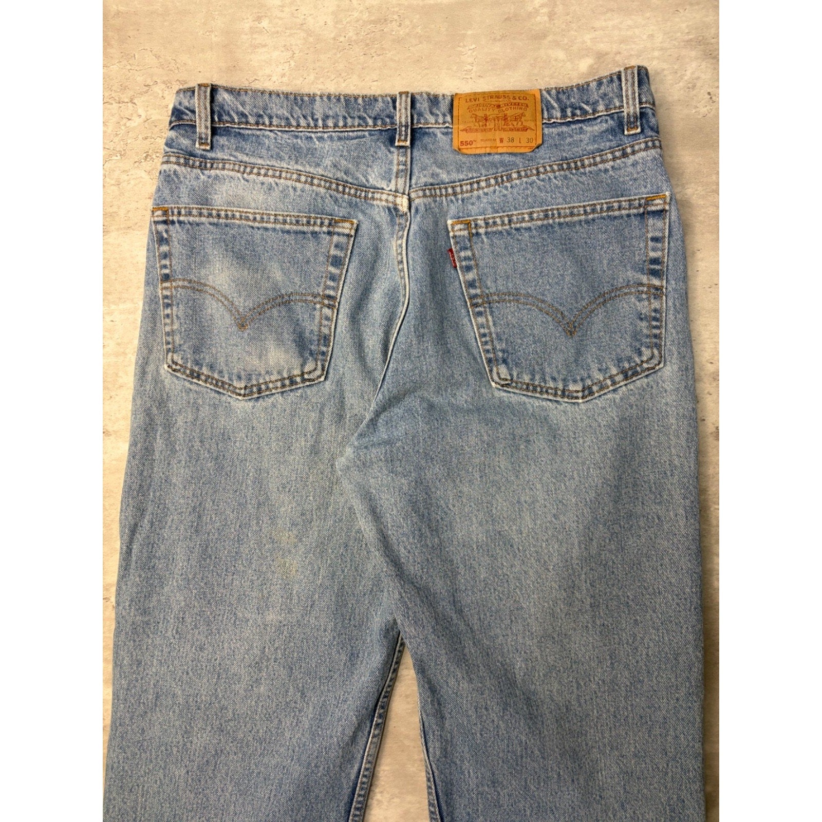 Vintage Levis 550 Red Tab Relaxed Fit Medium Wash Denim Pants Size 36