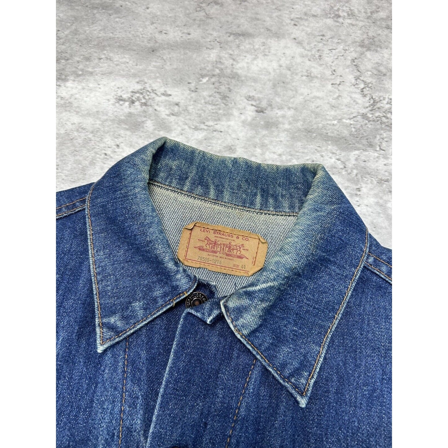 Vintage 80s Levis Red Tab Dark Wash Denim Type 3 Trucker Jacket Size 44 Medium