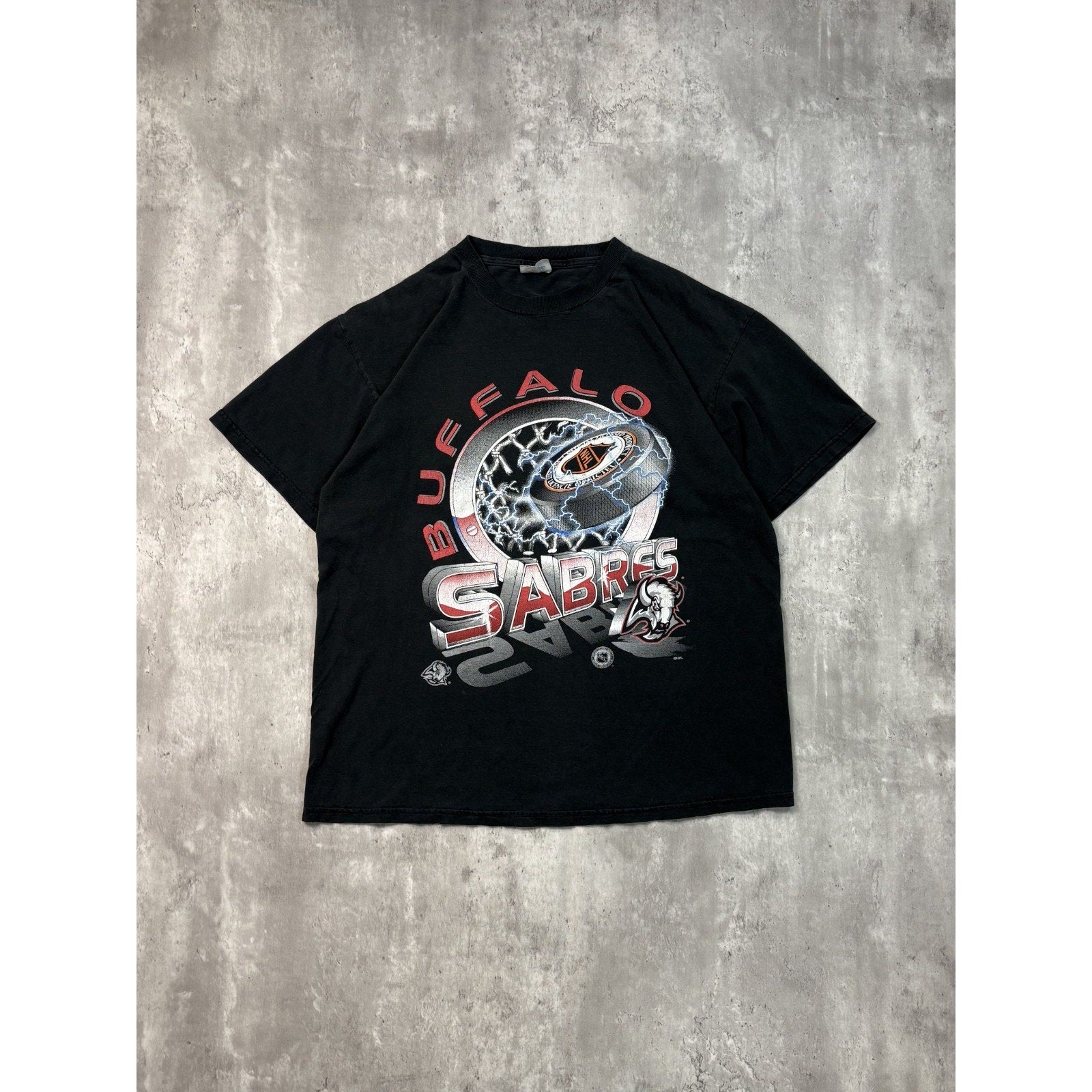 Vintage 90s Buffalo Sabres NHL Goat Head Lightning Puck Graphic T-Shirt Size XL