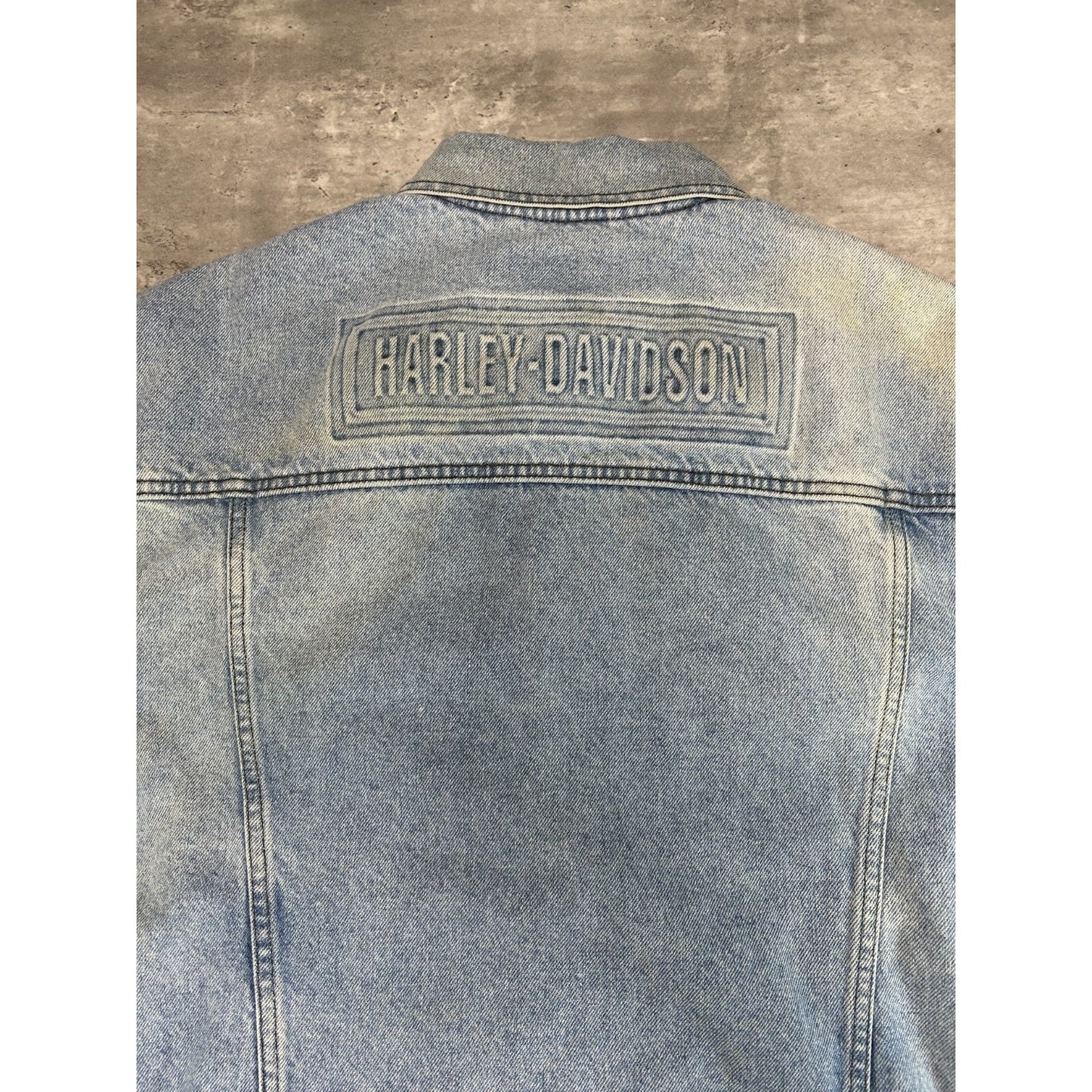 Vintage 2000s Harley Davidson Light Wash Denim Trucker Jacket Size Large Blue