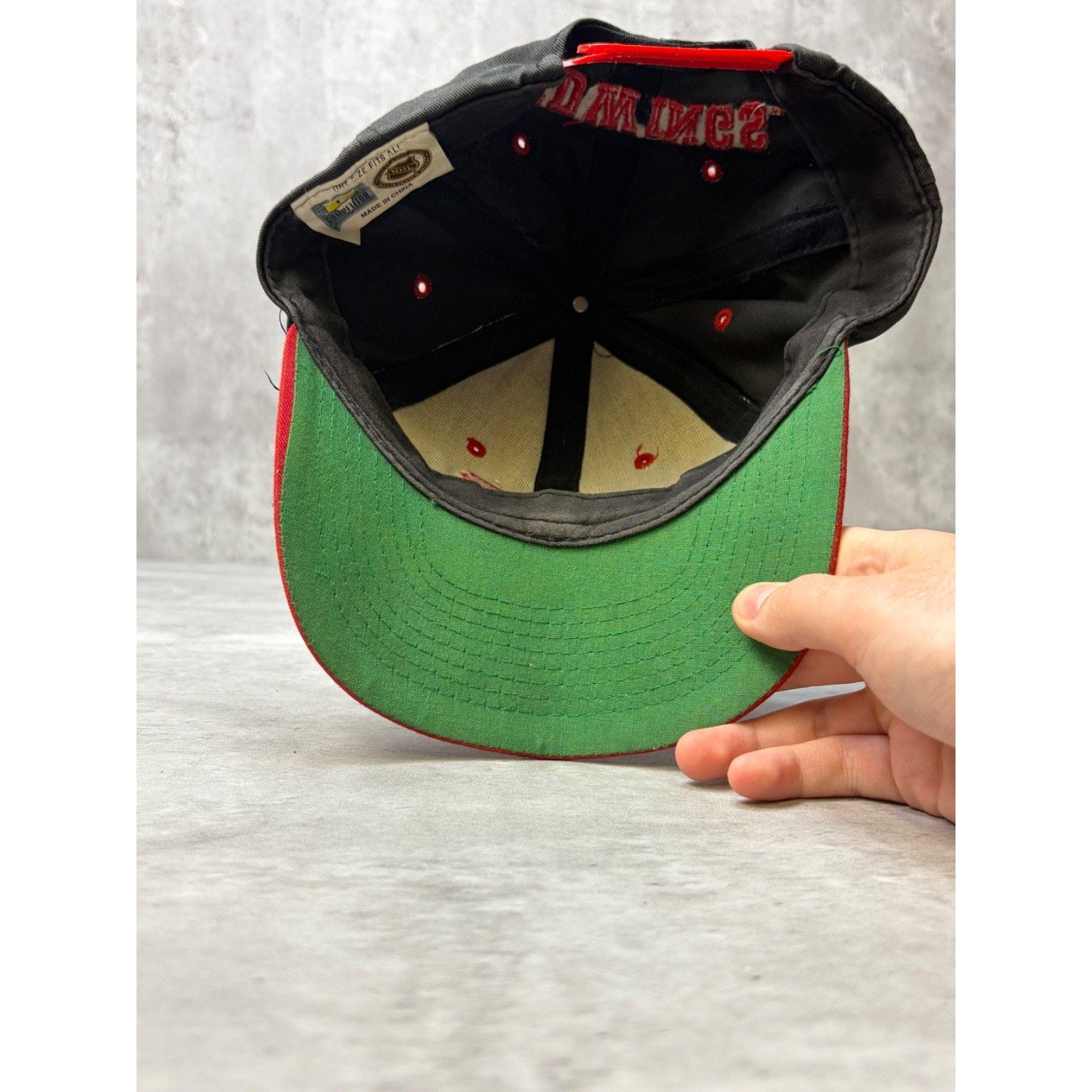 Vintage 90s Detroit Red Wings NHL Embroidered Logo Snapback Hat OSFA
