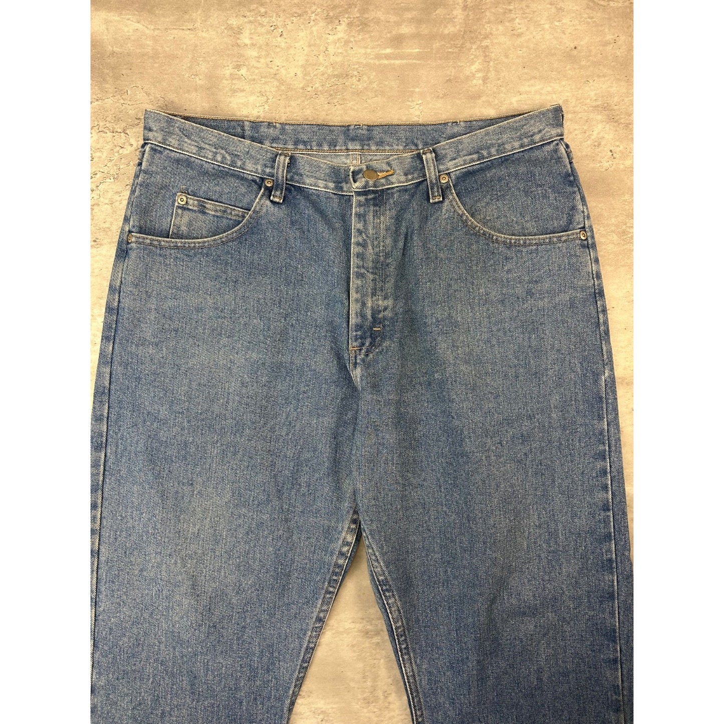 Vintage Wrangler Authentic Jeans Medium Wash Denim Pants Size 37 Blue