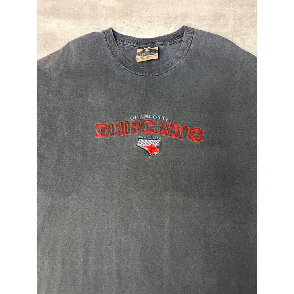 Vintage 90s Charlotte Bobcats Embroidered Spellout T-Shirt Size XL