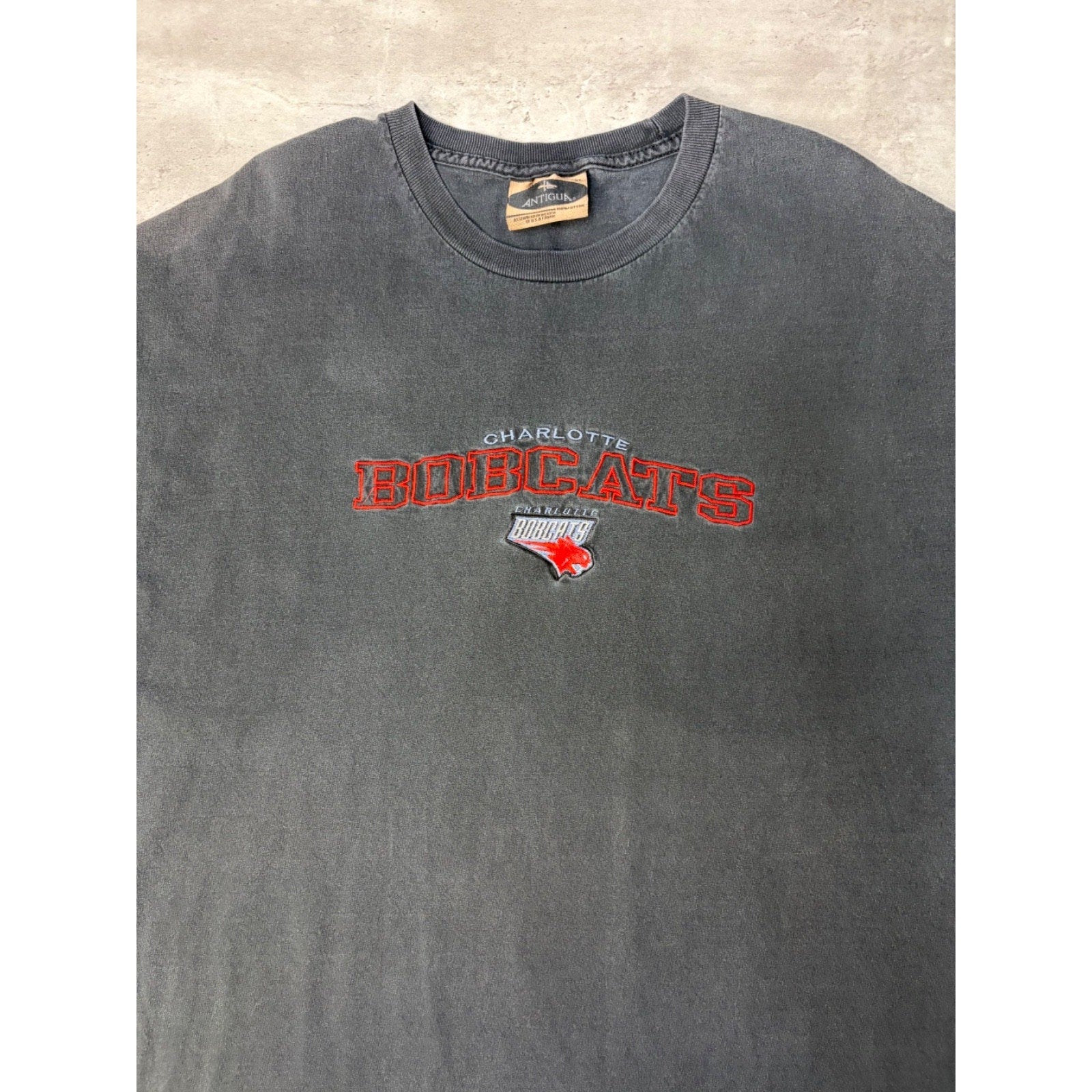 Vintage 90s Charlotte Bobcats Embroidered Spellout T-Shirt Size XL
