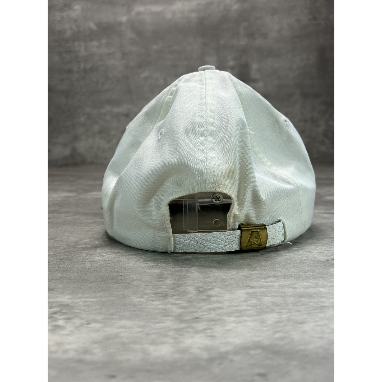 Vintage 80s/90s Wilson Embroidered Spellout Strapback Hat OSFA White