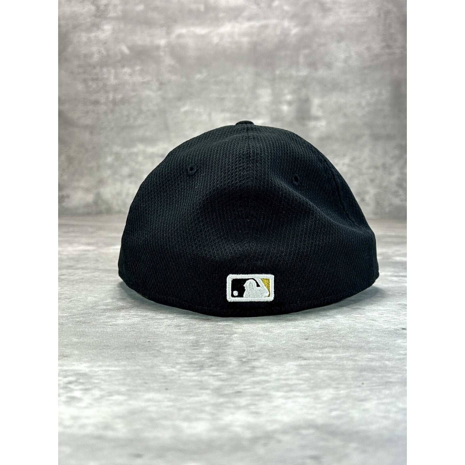 Pittsburgh Pirates MLB Embroidered Logo Baseball Fitted Hat 7 1/2 Black
