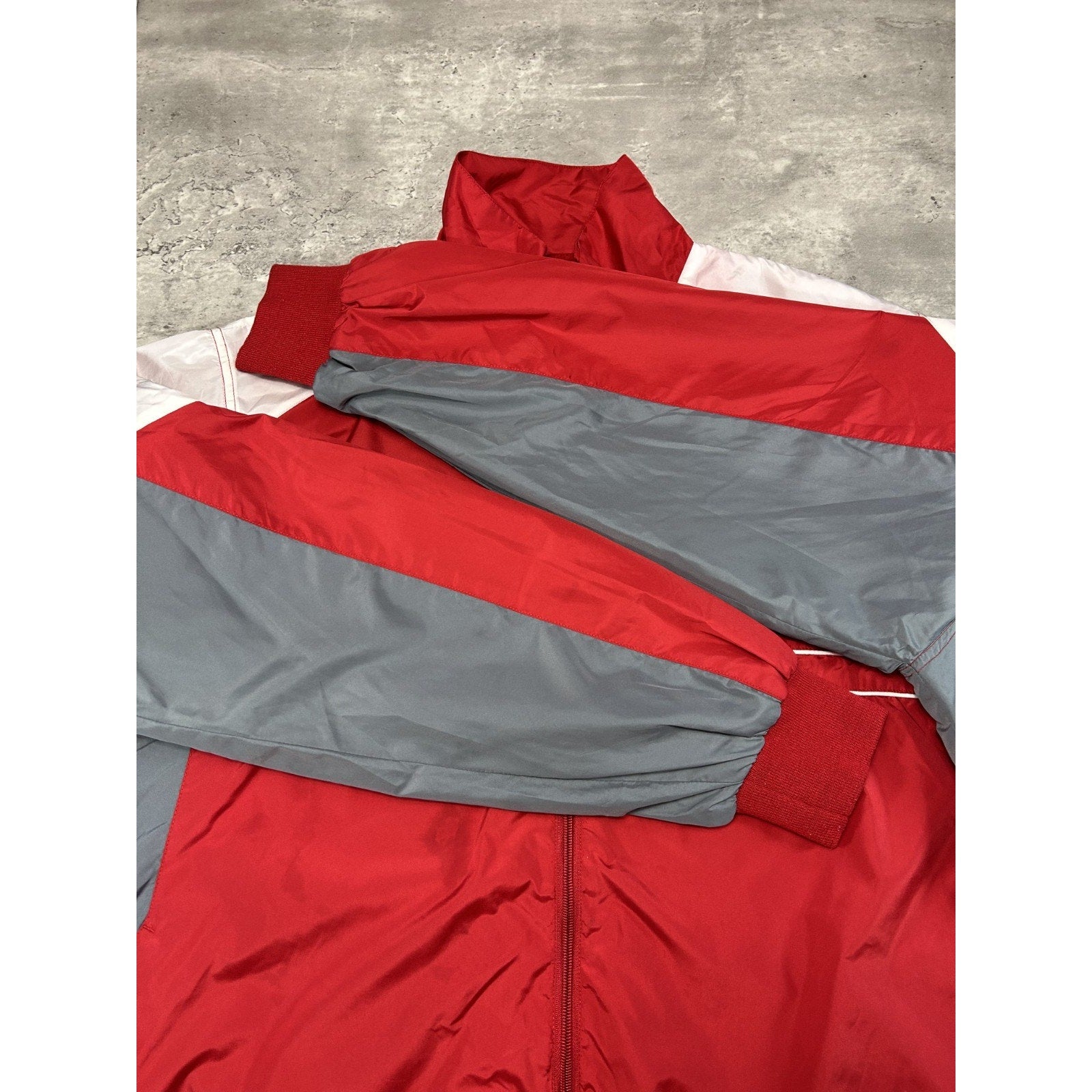 Kansas City Chiefs NFL Embroidered Logo Nylon Windbreaker Size XL